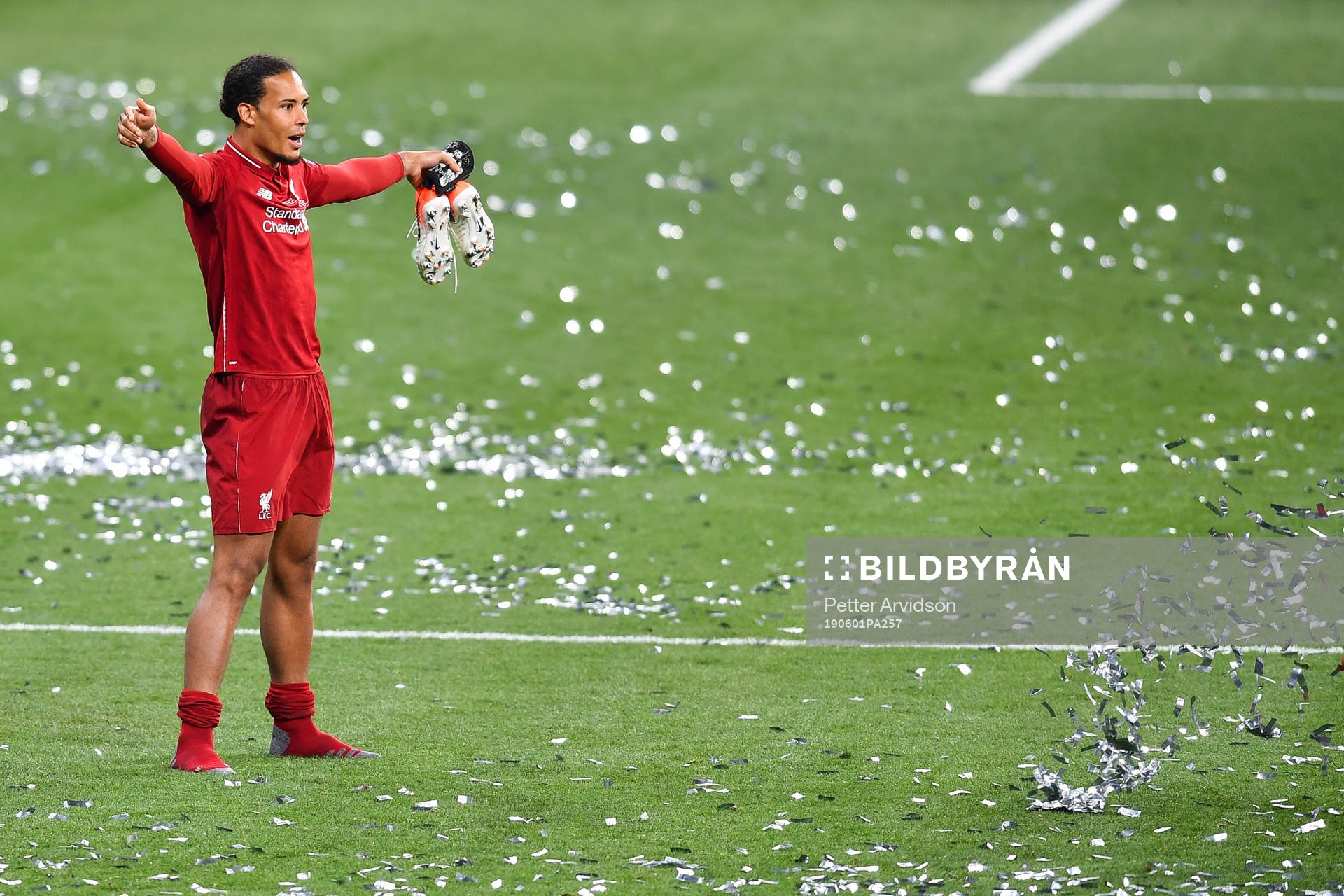 Virgil van Dijk of Liverpool celebrates