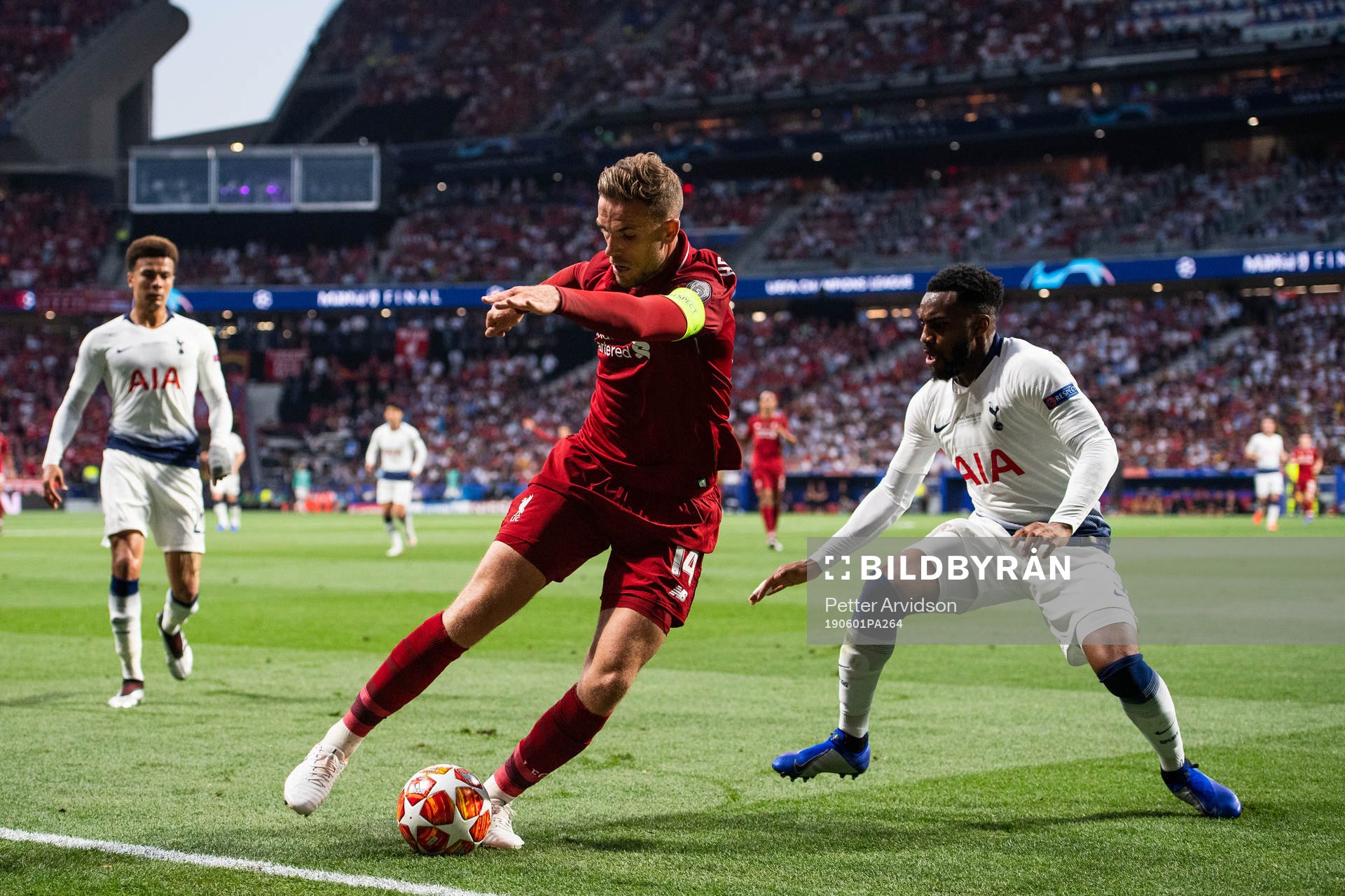 Jordan Henderson of Liverpool and Danny Rose of Tottenham during the UEFA Champions League final between Tottenham and Liverpool on June 1, 2019 in Madrid.