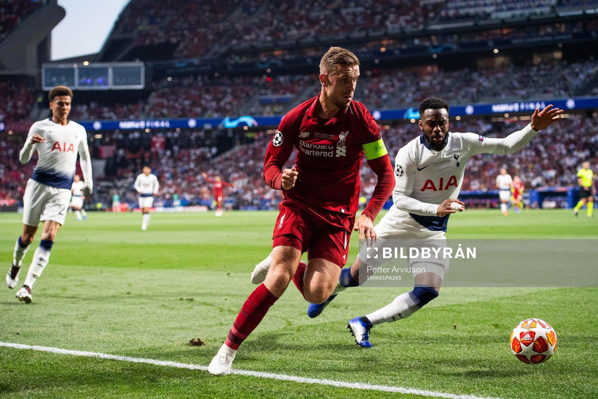 Jordan Henderson of Liverpool and Danny Rose of Tottenham during the UEFA Champions League final between Tottenham and Liverpool on June 1, 2019 in Madrid.