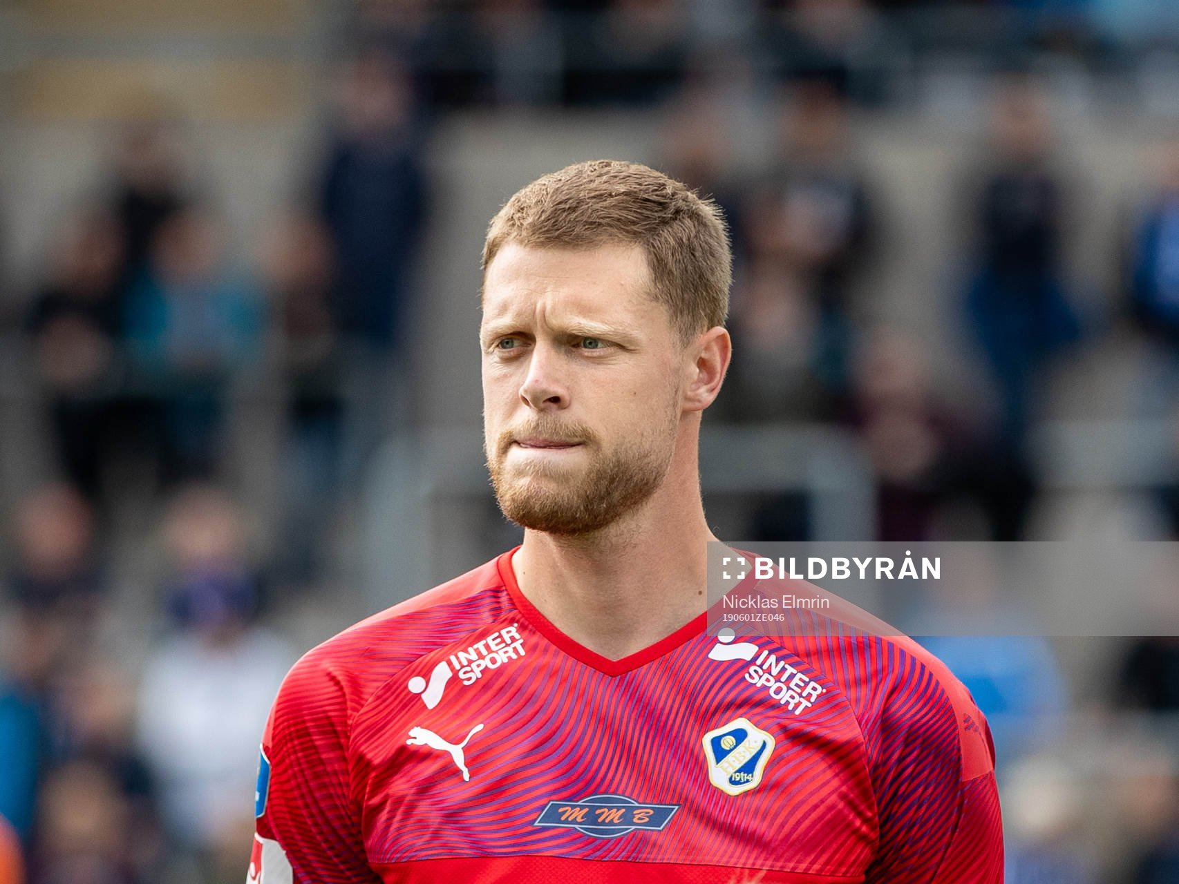 Halmstads målvakt Malkolm Nilsson innan fotbollsmatchen i