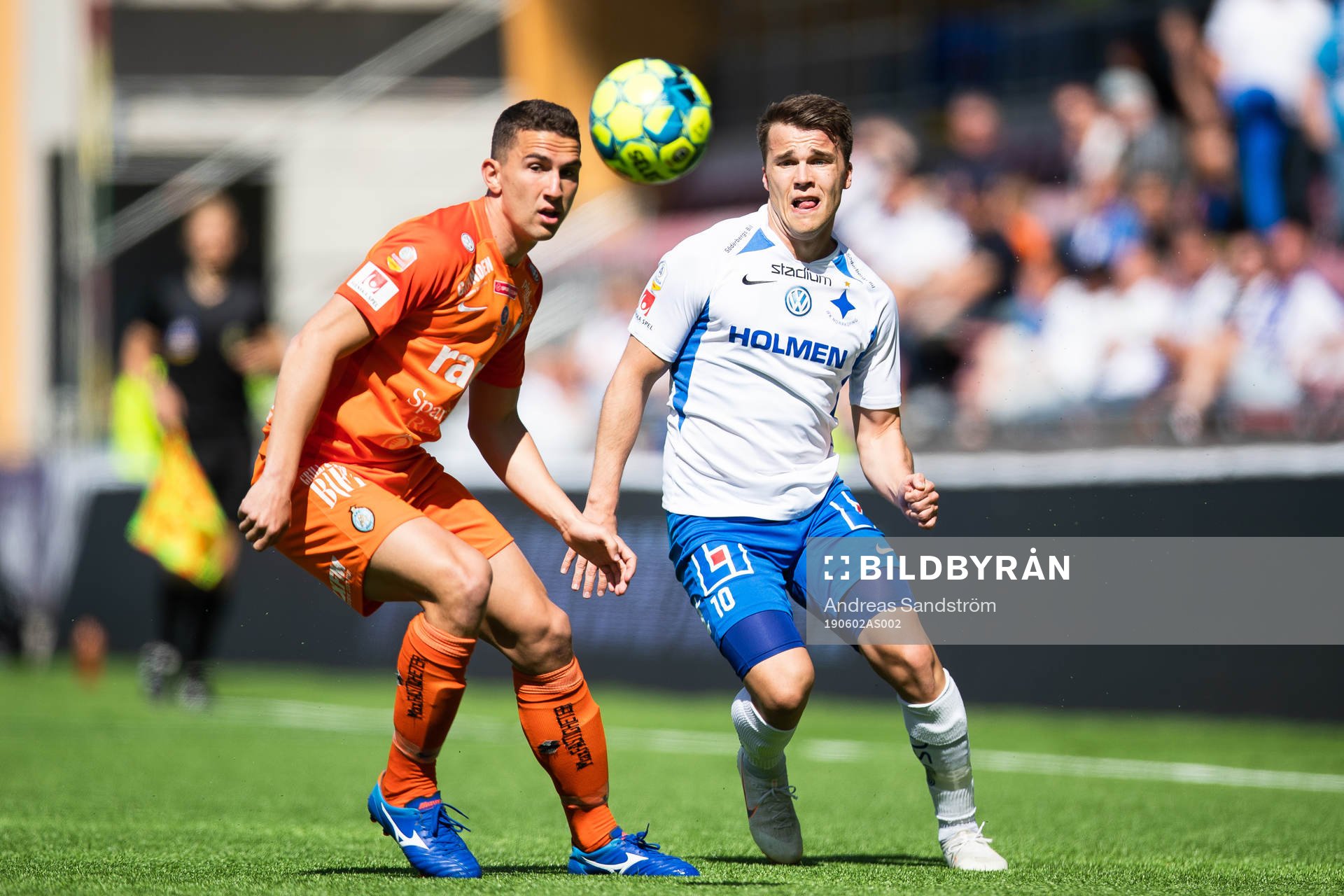 AFC Eskilstunas Adnan Kojic och IFK Norrköpings Simon