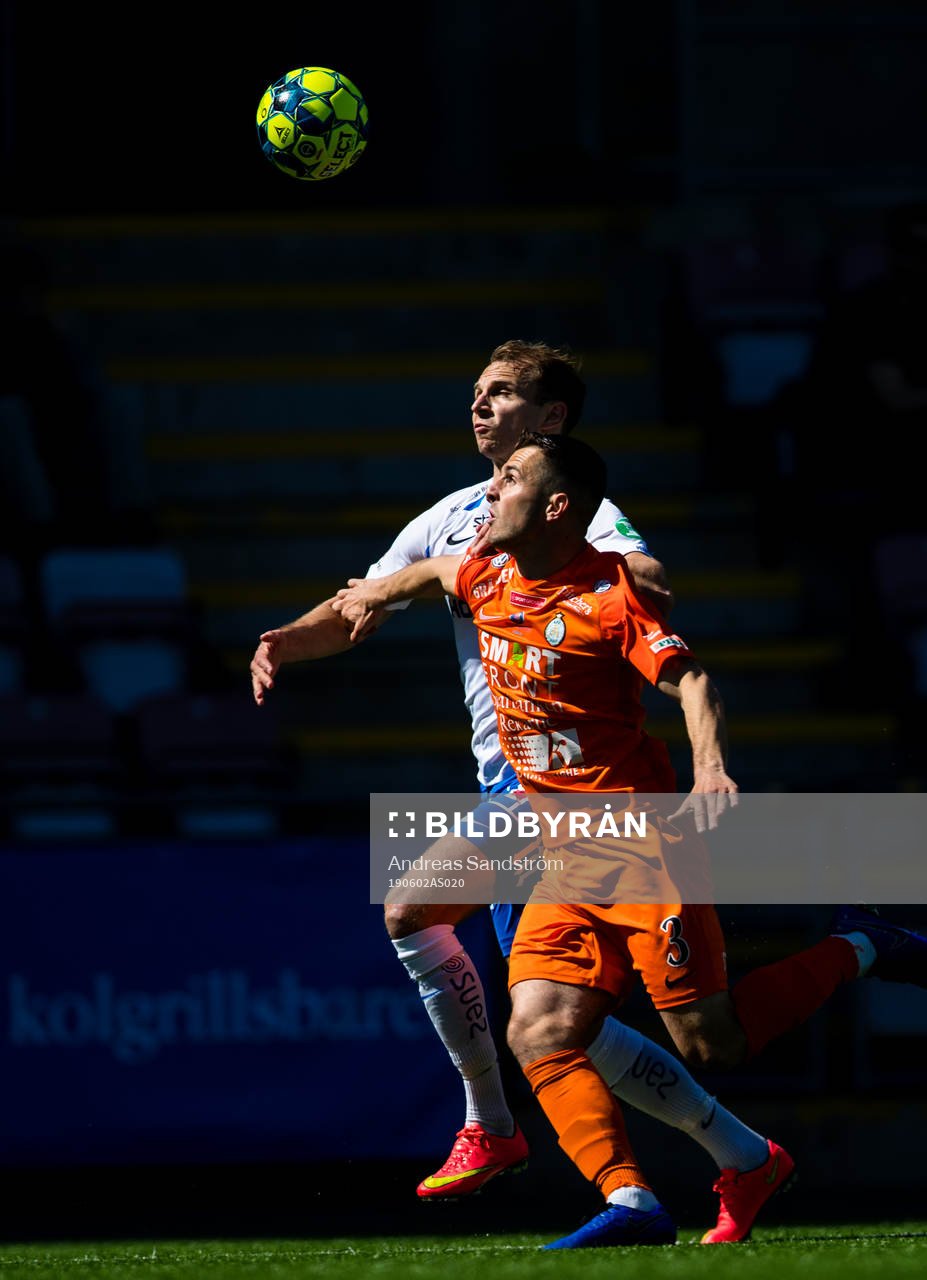 IFK Norrköpings Lars Krogh Gerson i kamp med AFC Eskilstunas Kadir Hodzic under fotbollsmatchen i Allsvenskan mellan AFC Eskilstuna och IFK Norrköping den 2 juni 2019 i Eskilstuna.
