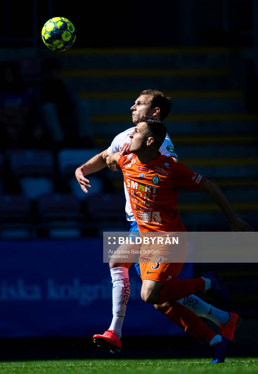IFK Norrköpings Lars Krogh Gerson i kamp med AFC Eskilstunas Kadir Hodzic under fotbollsmatchen i Allsvenskan mellan AFC Eskilstuna och IFK Norrköping den 2 juni 2019 i Eskilstuna.