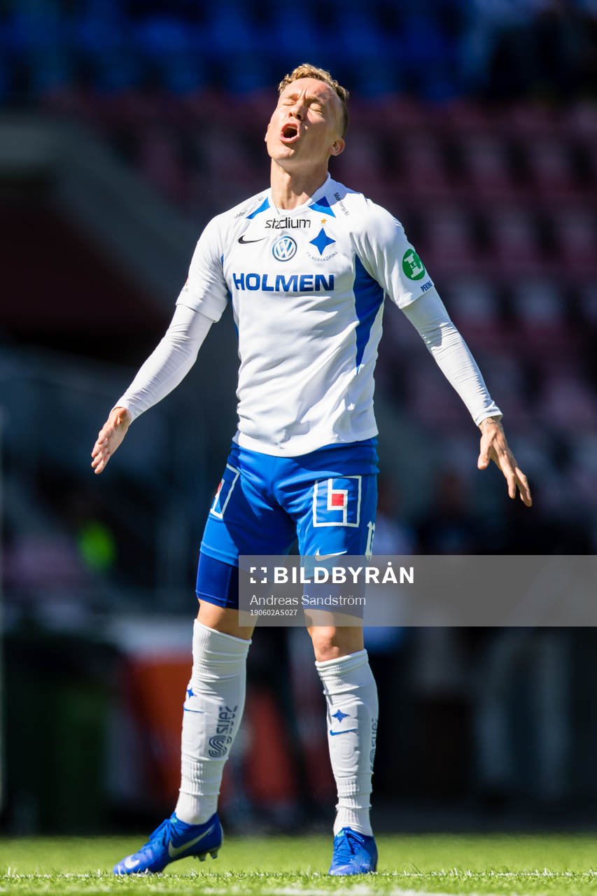 IFK Norrköpings Gudmundur Thórarinsson reagerar
