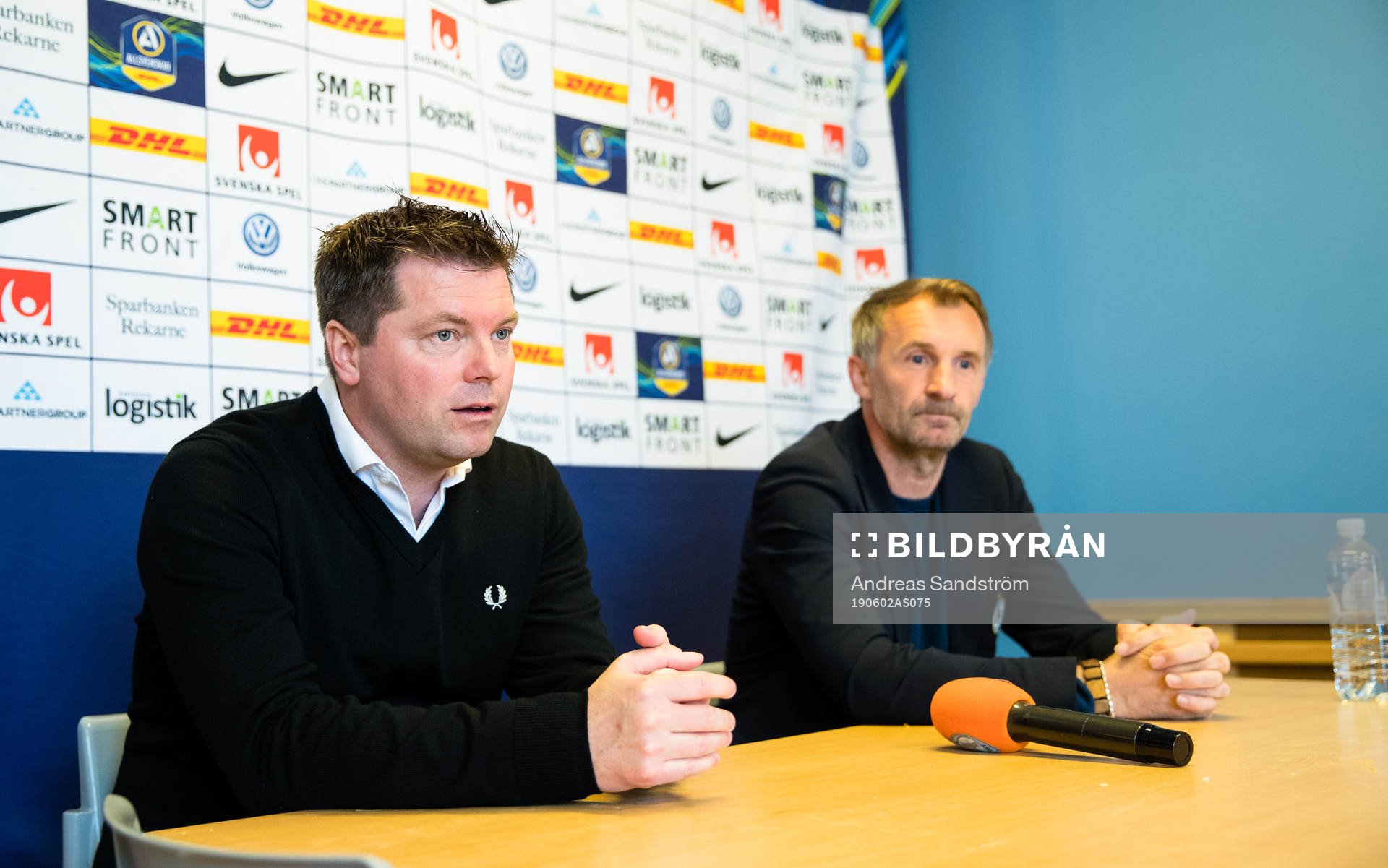 IFK Norrköpings tränare Jens Gustafsson talar med media