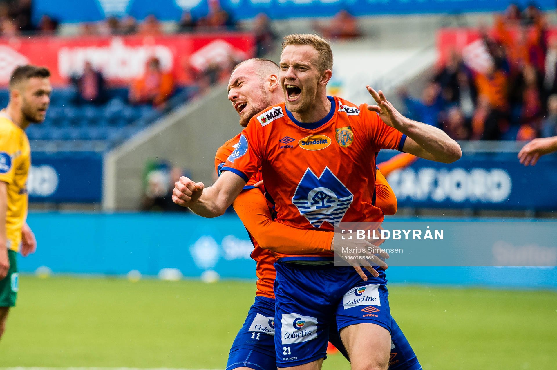 Aron Elis Thrandarson of Aalesund celebrates