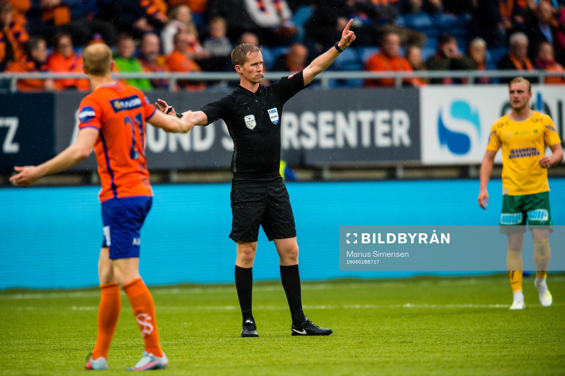 Kristoffer Hagenes, referee