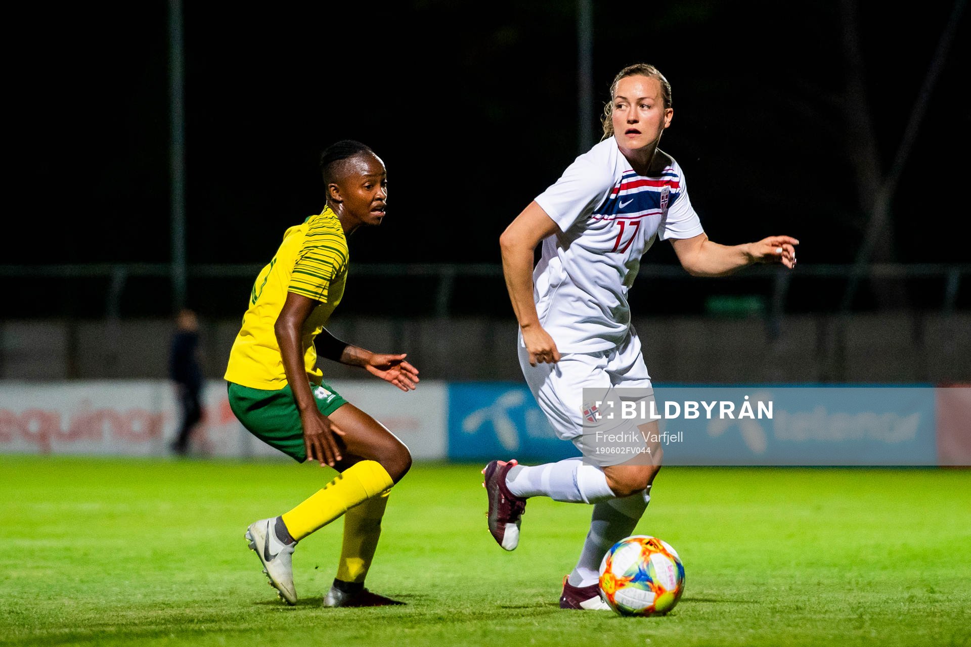 Amanda Mthandi of South Africa and Kristine Minde of Norway