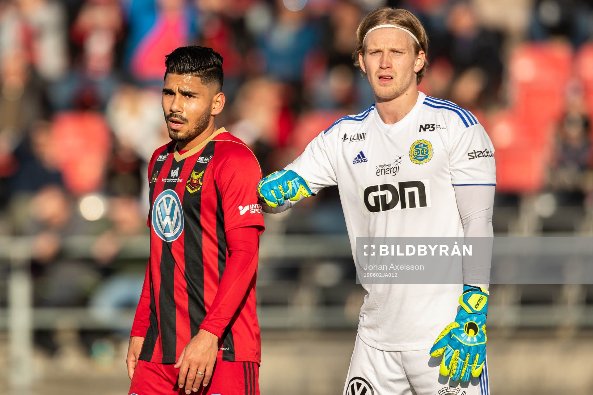Östersunds Hosam Aiesh och Sundsvalls målvakt William