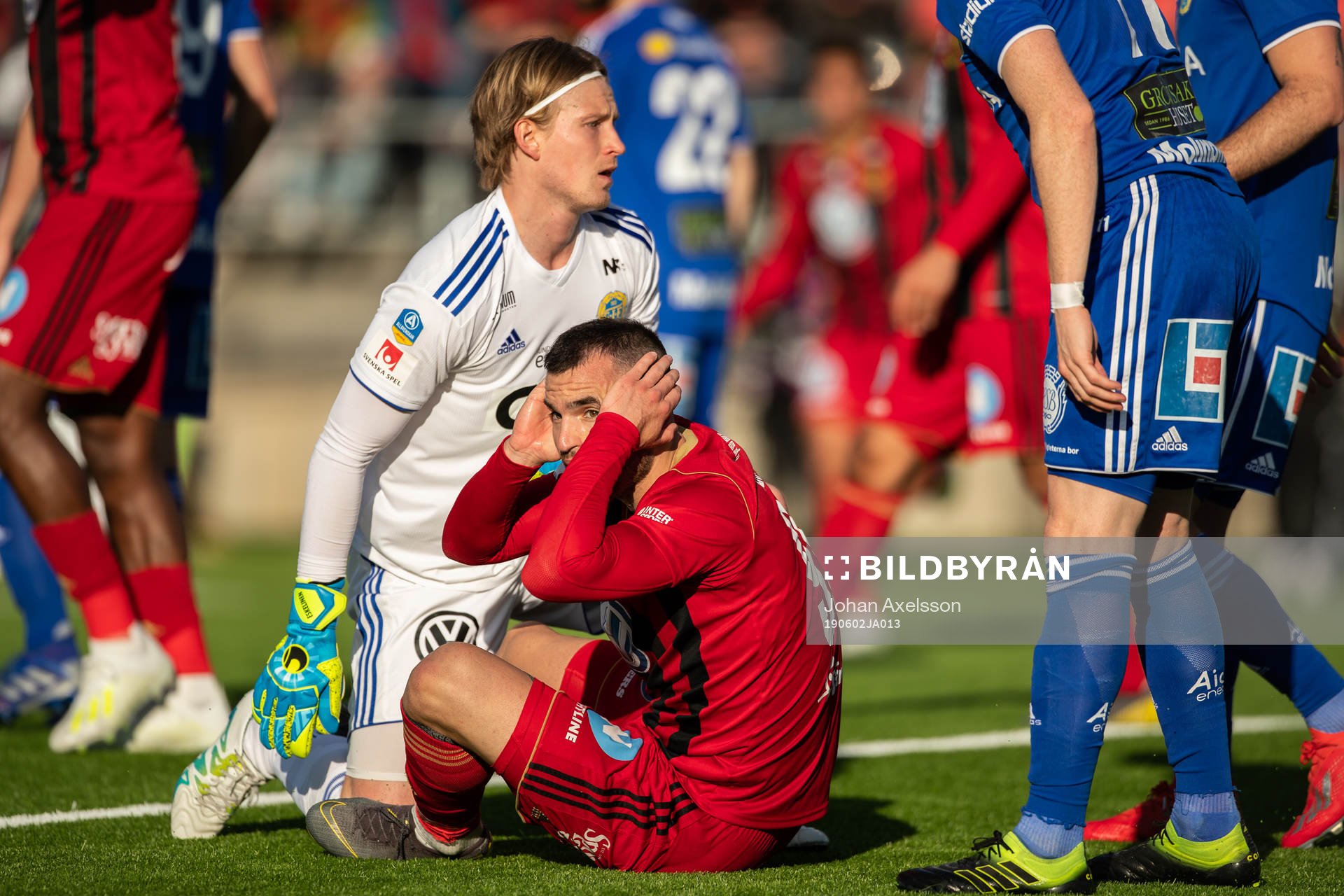 Östersunds Dino Islamovic deppar efeter missad målchans