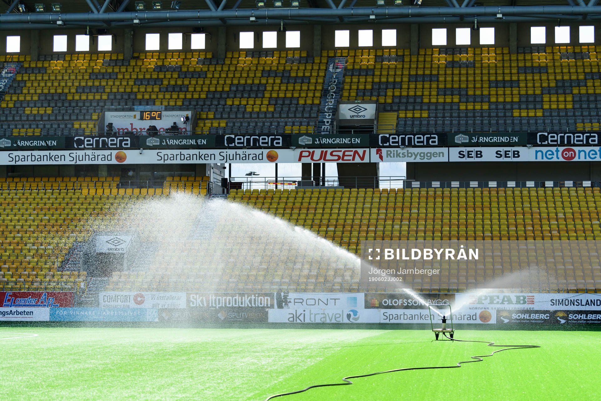 Vattning av konstgräset