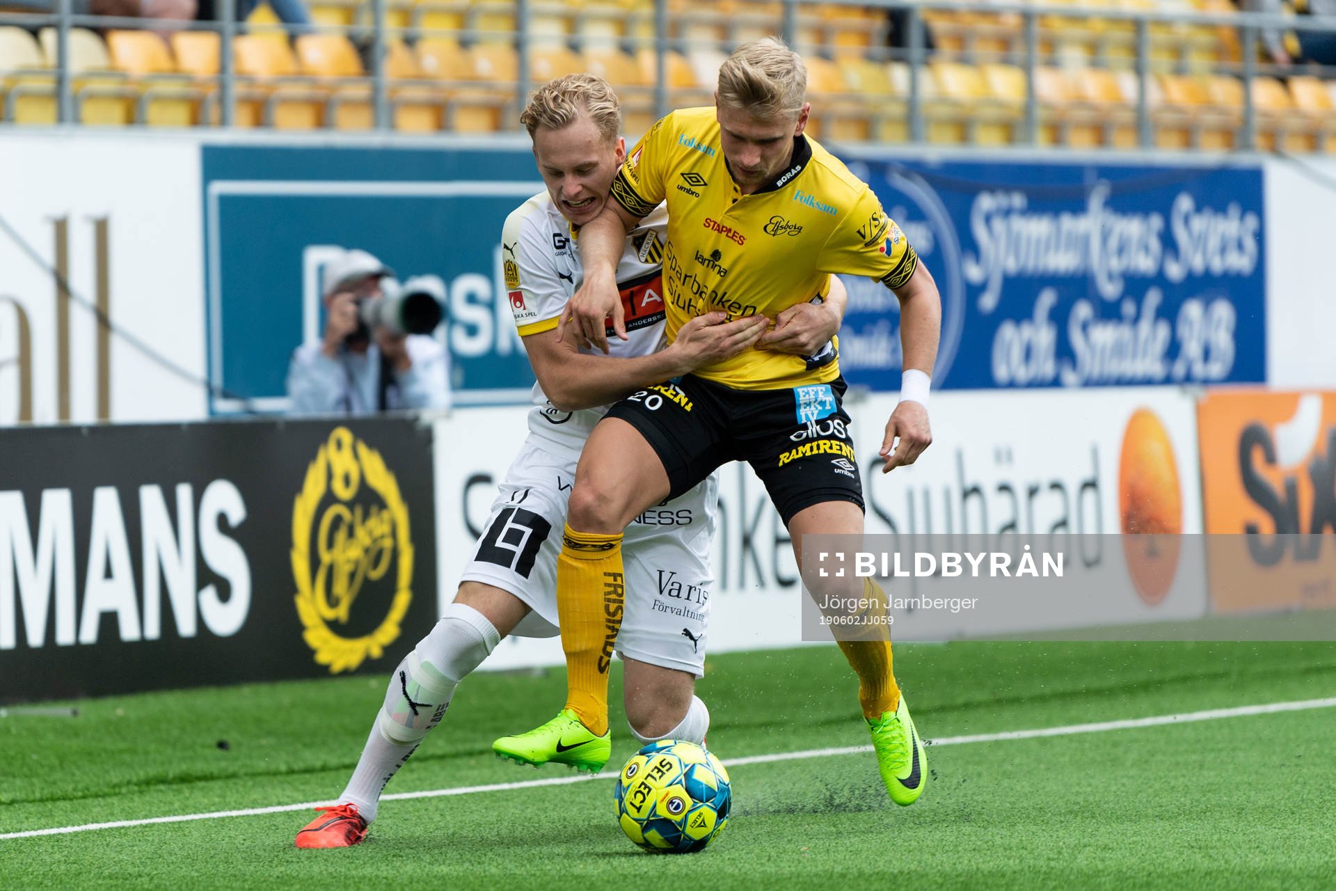Häckens Gustav Berggren och Elfsborgs Simon Strand