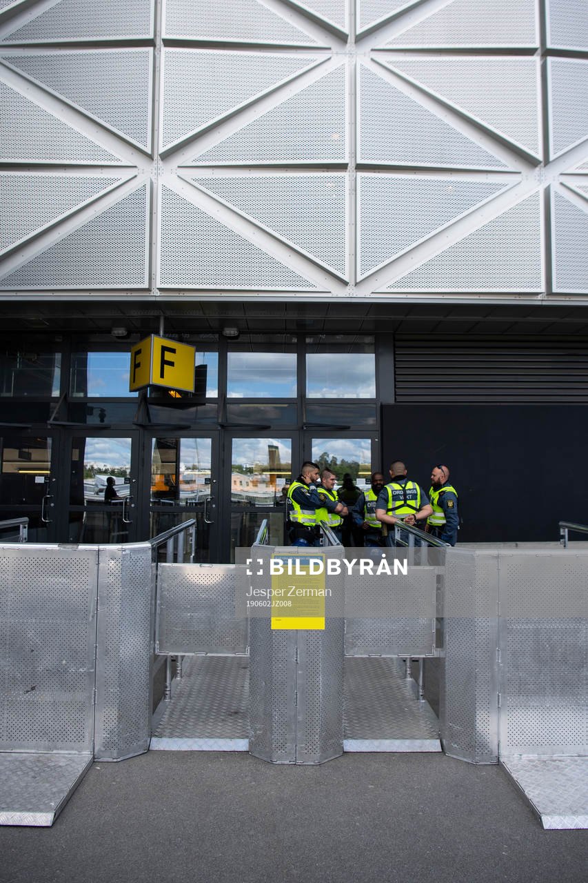 Visitationsstaket och ordningsvakter