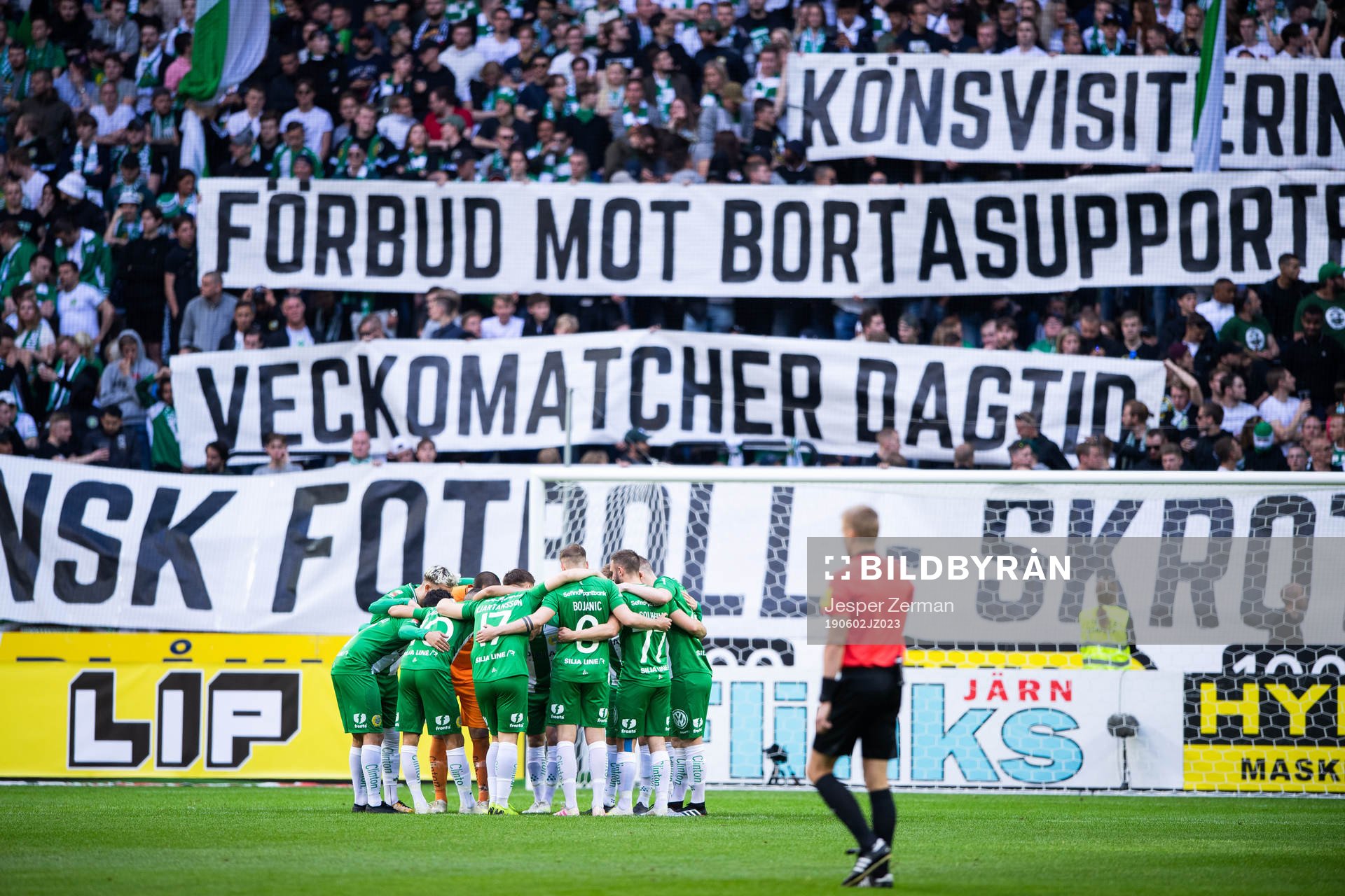 Hammarbys spelare samlas