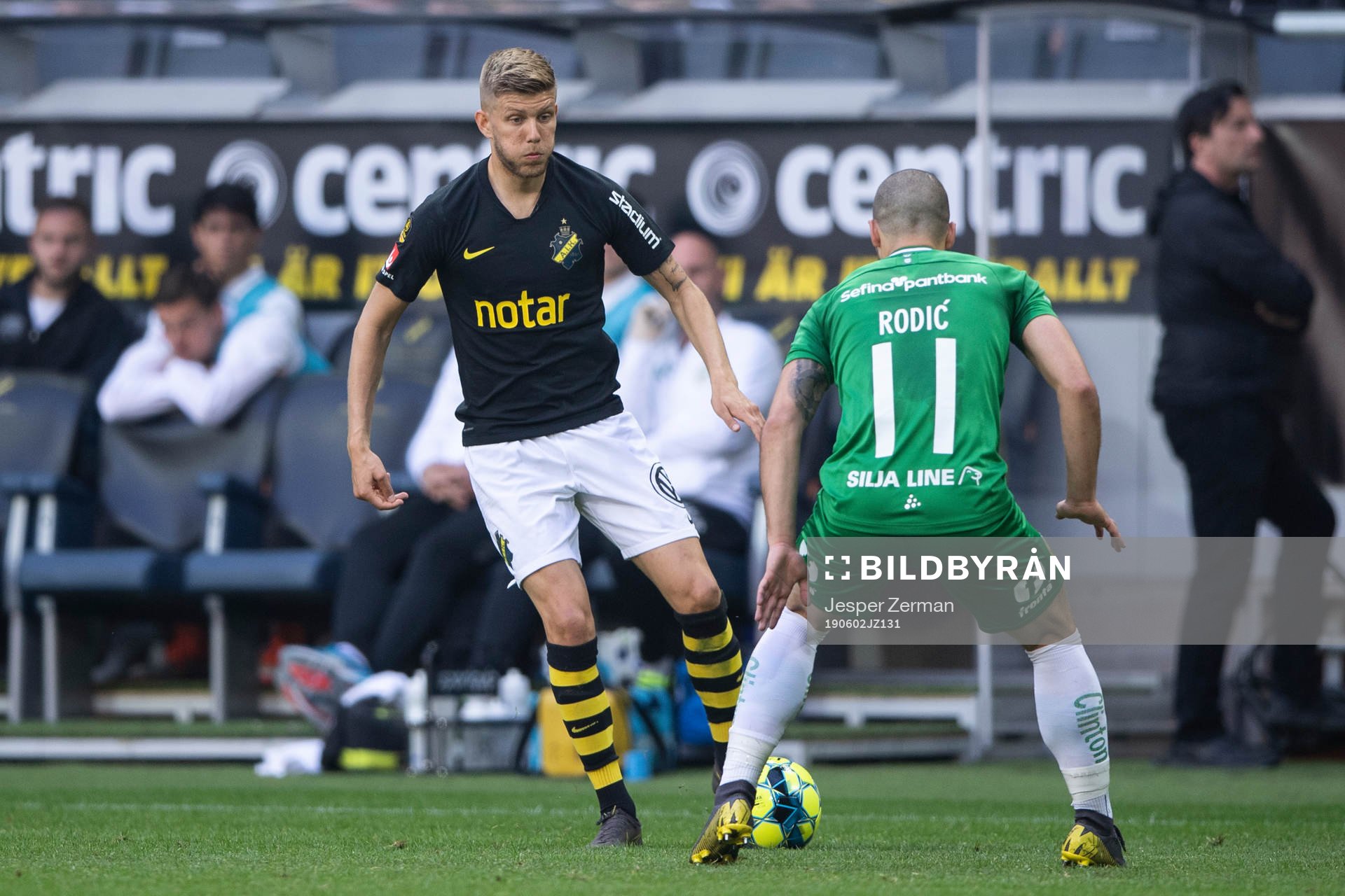 s Anton Saletros och Hammarbys Vladimir Rodic