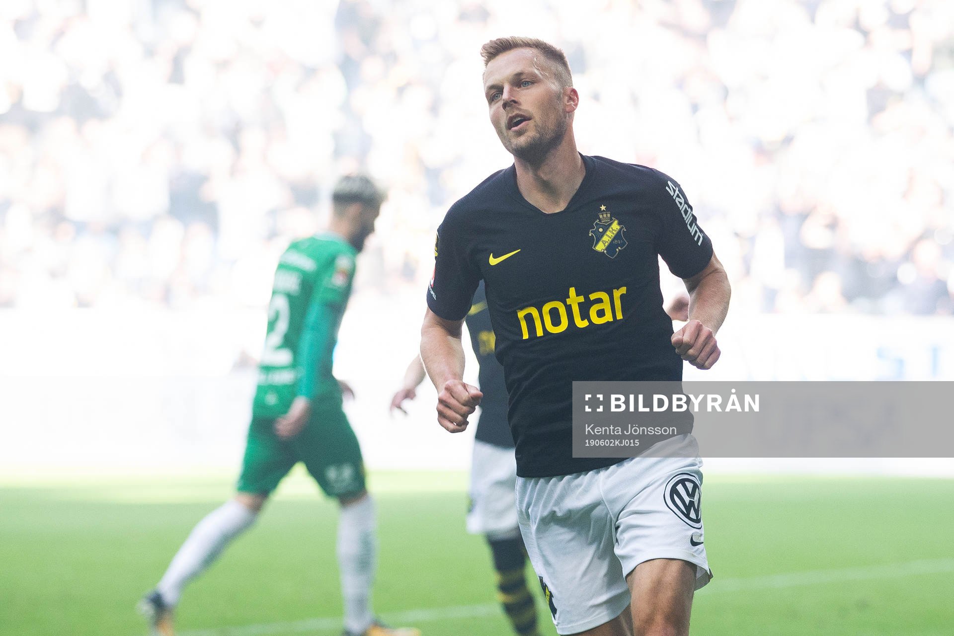 s Sebastian Larsson jublar