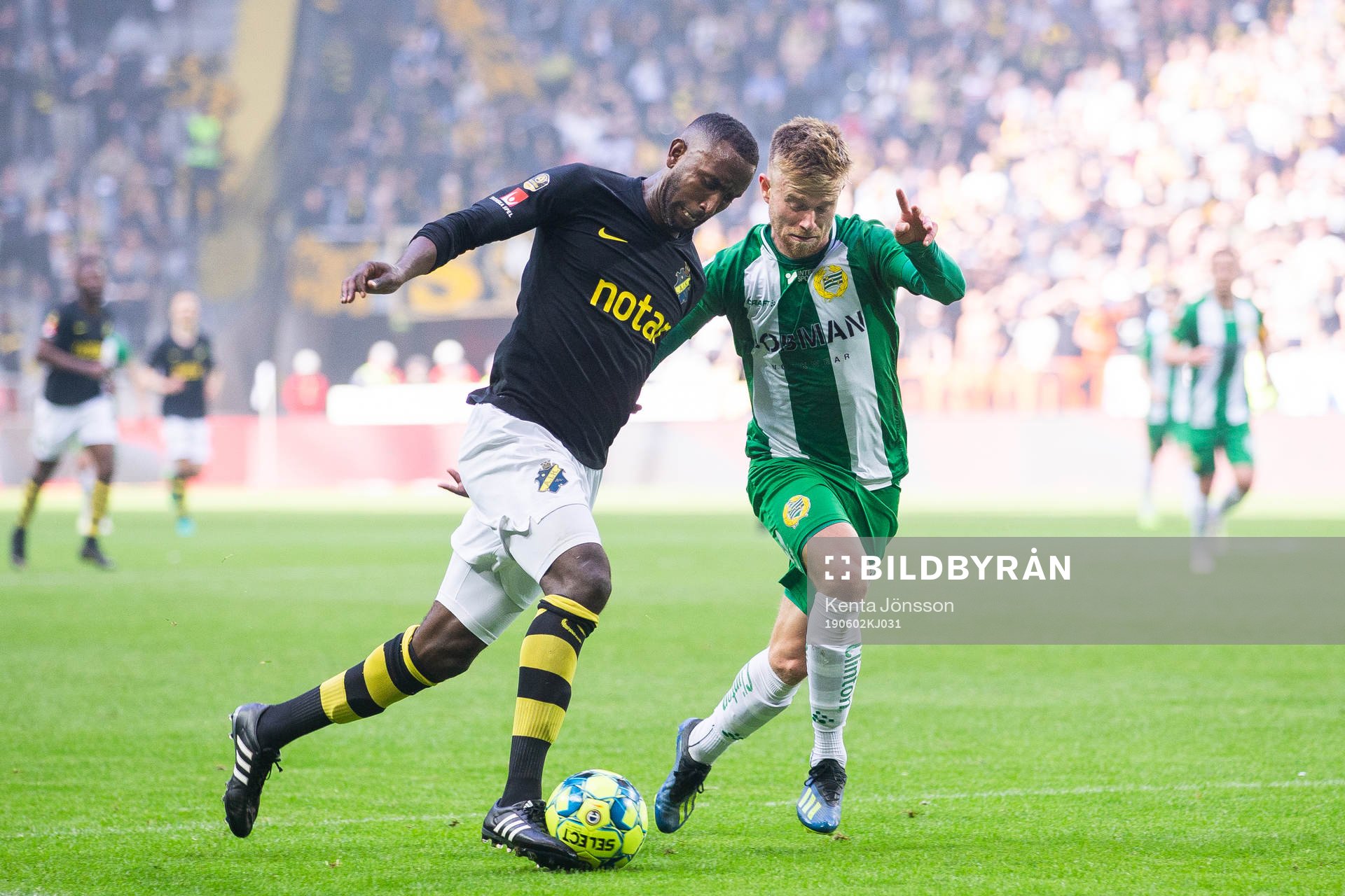 s Henok Goitom och Hammarbys Dennis Widgren