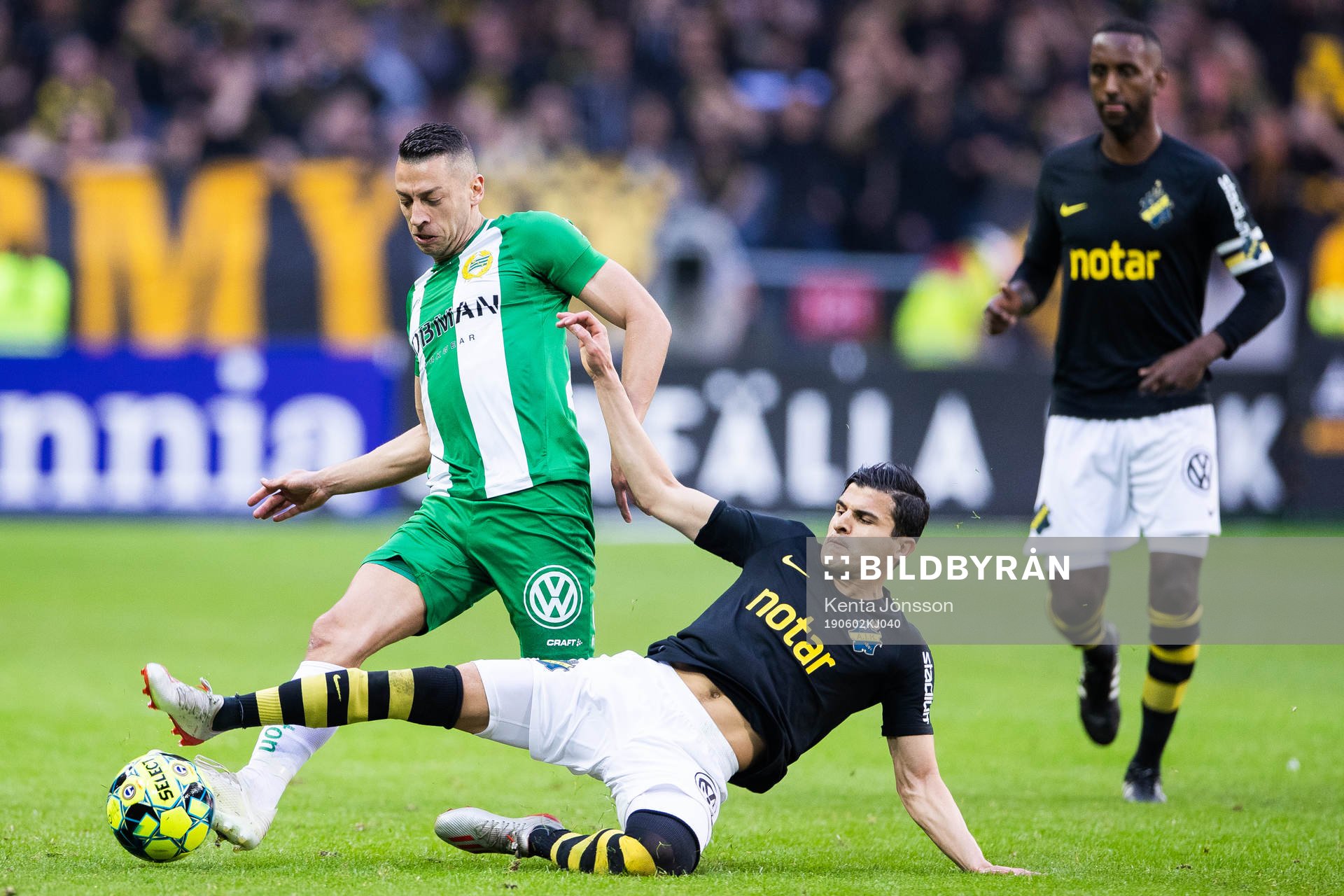 s Tarik Elyounoussi
