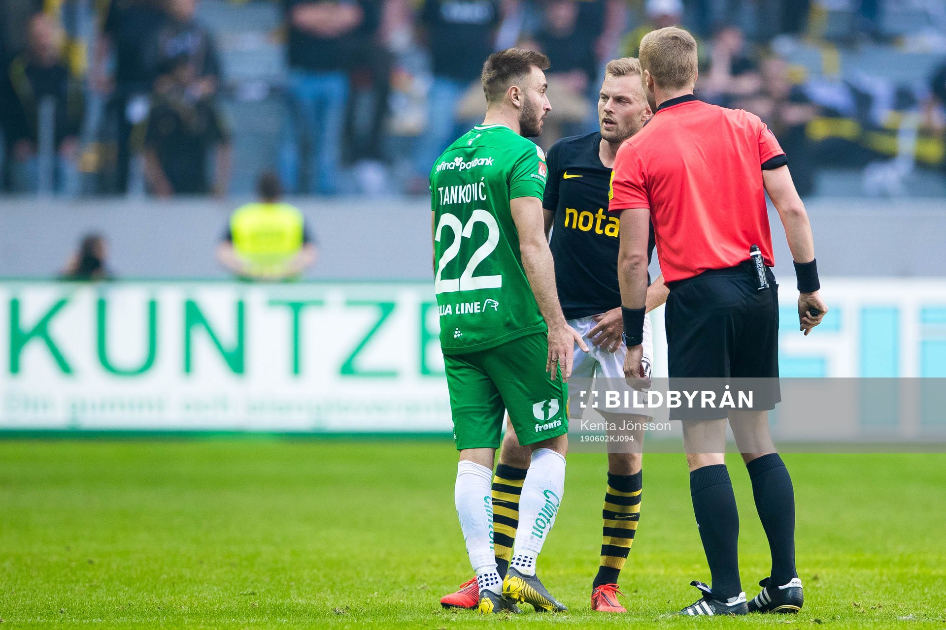 s Sebastian Larsson