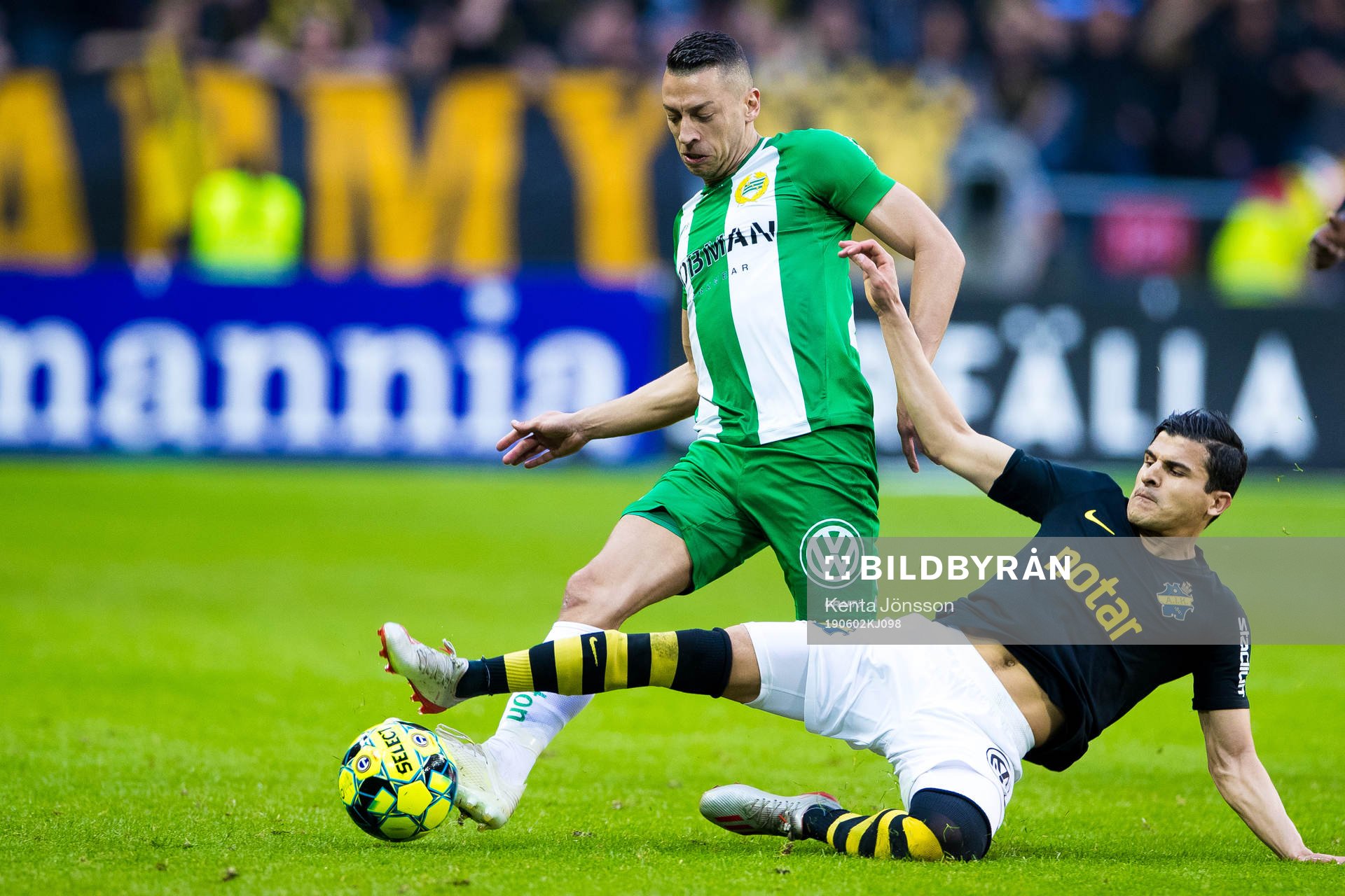s Tarik Elyounoussi