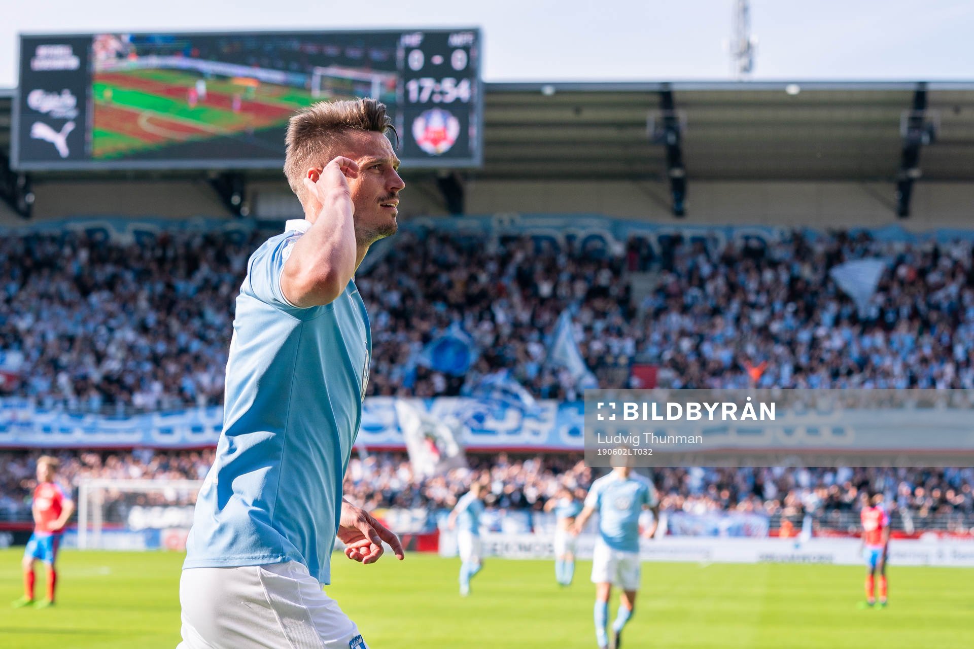 2 Malmö FFs Markus Rosenberg jublar