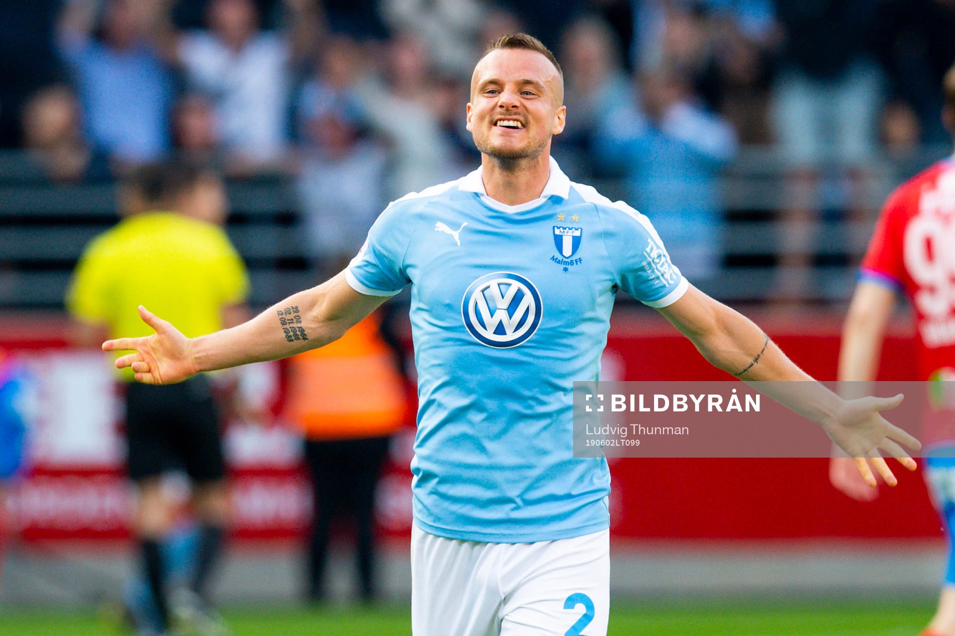 2 Malmö FFs Eric Larsson jublar