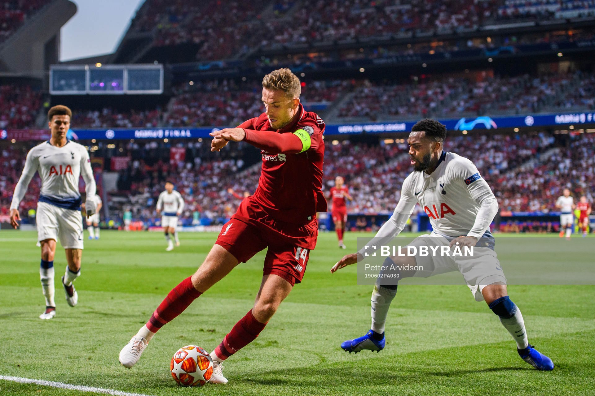 Jordan Henderson of Liverpool and Danny Rose of Tottenham during the UEFA Champions League final between Tottenham and Liverpool on June 2, 2019 in Madrid.