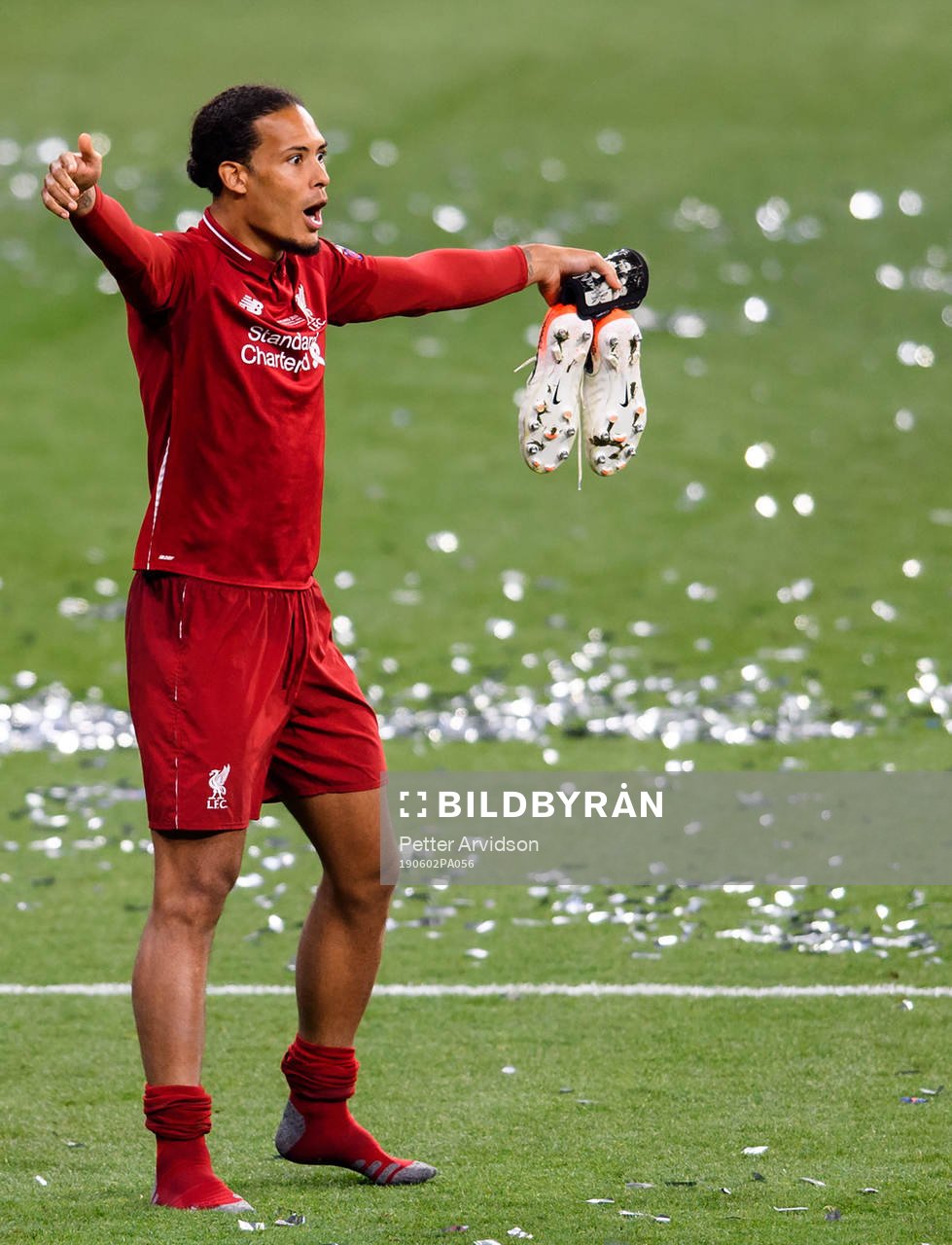 Virgil van Dijk of Liverpool celebrate