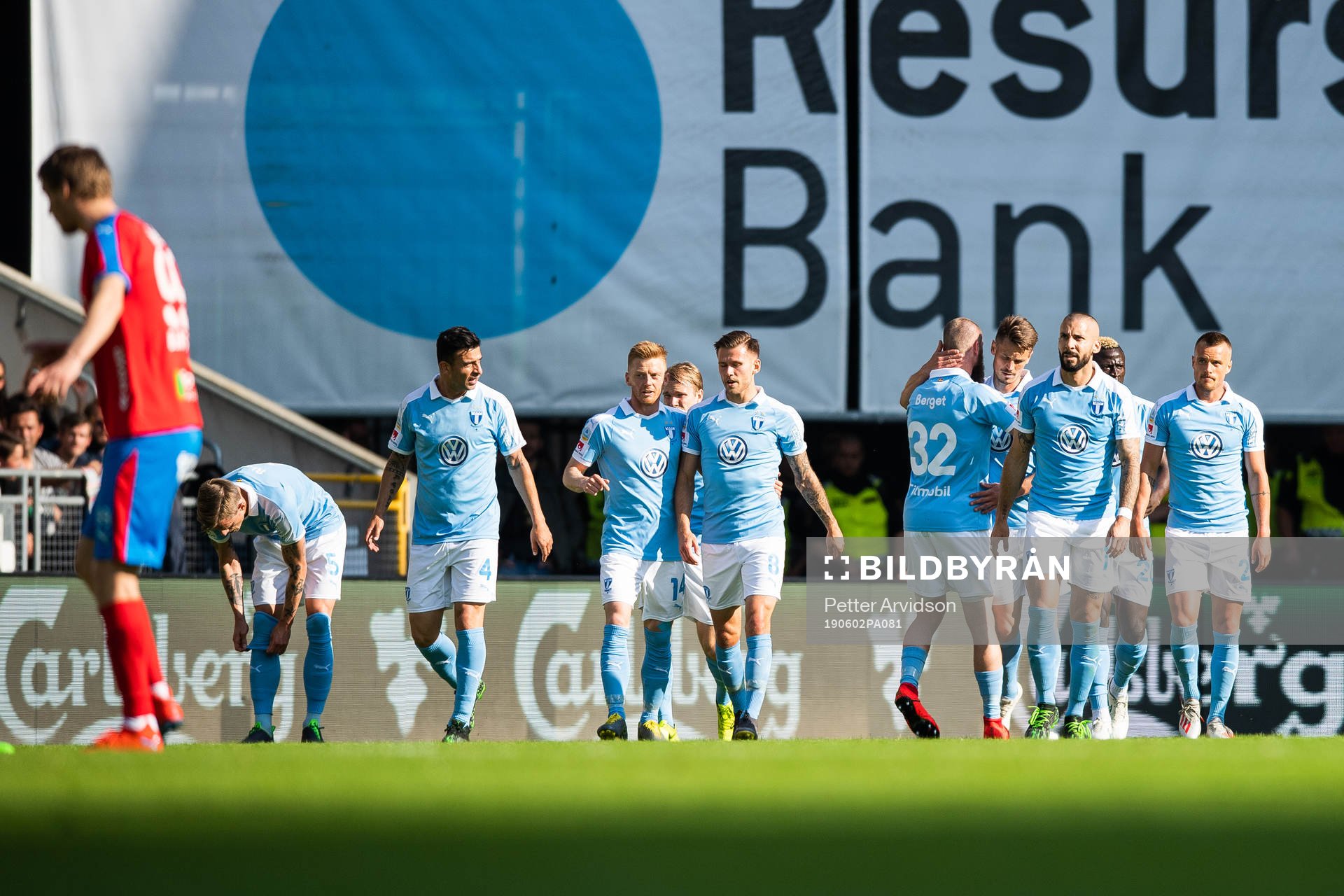 2 Malmö FFs Markus Rosenberg jublar med lagkamrater