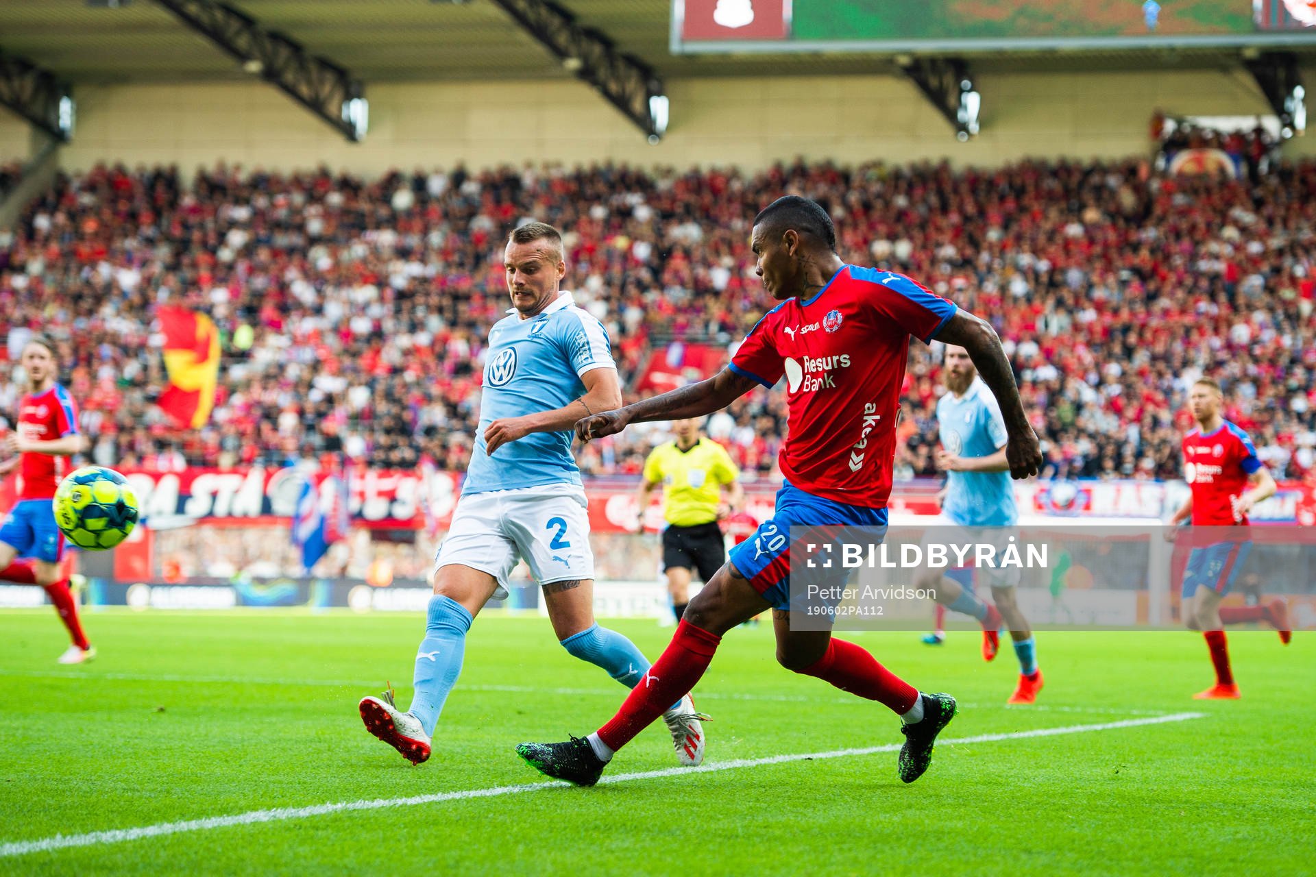 Malmö FFs Eric Larsson och Helsingborgs Wanderson Do Carmo