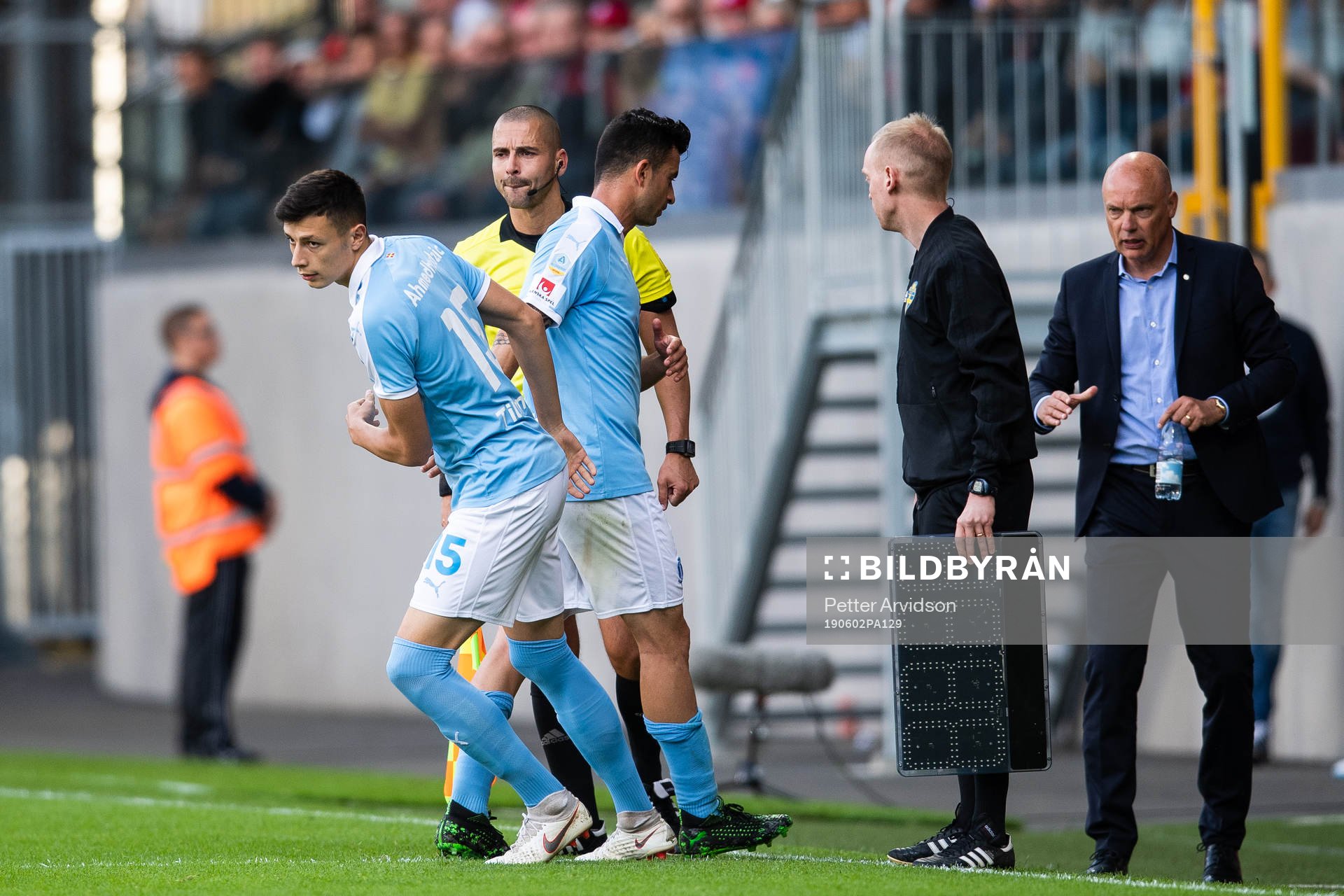 2 Malmö FFs Behrang Safari byts ut mot Anel Ahmedhodzic