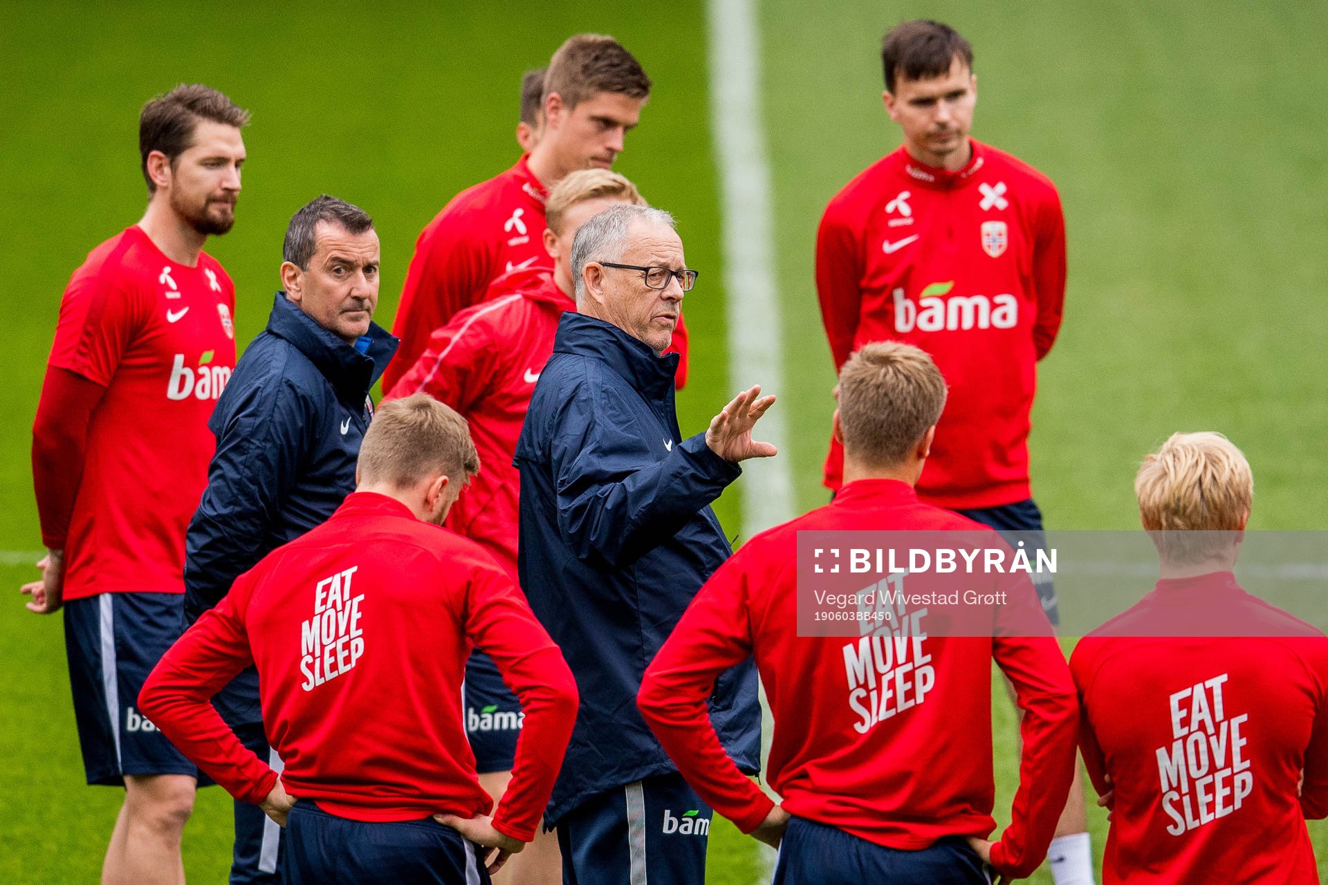 Per Joar Hansen, assistant coach, and Lars Lagerbäck, head