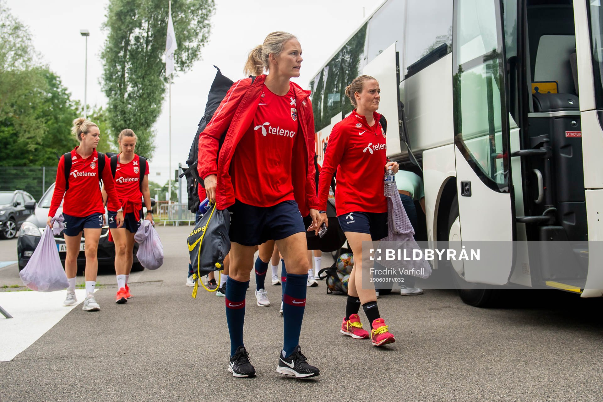 Goalkeeper Ingrid Hjelmseth and Isabell Lehn Herlovsen of