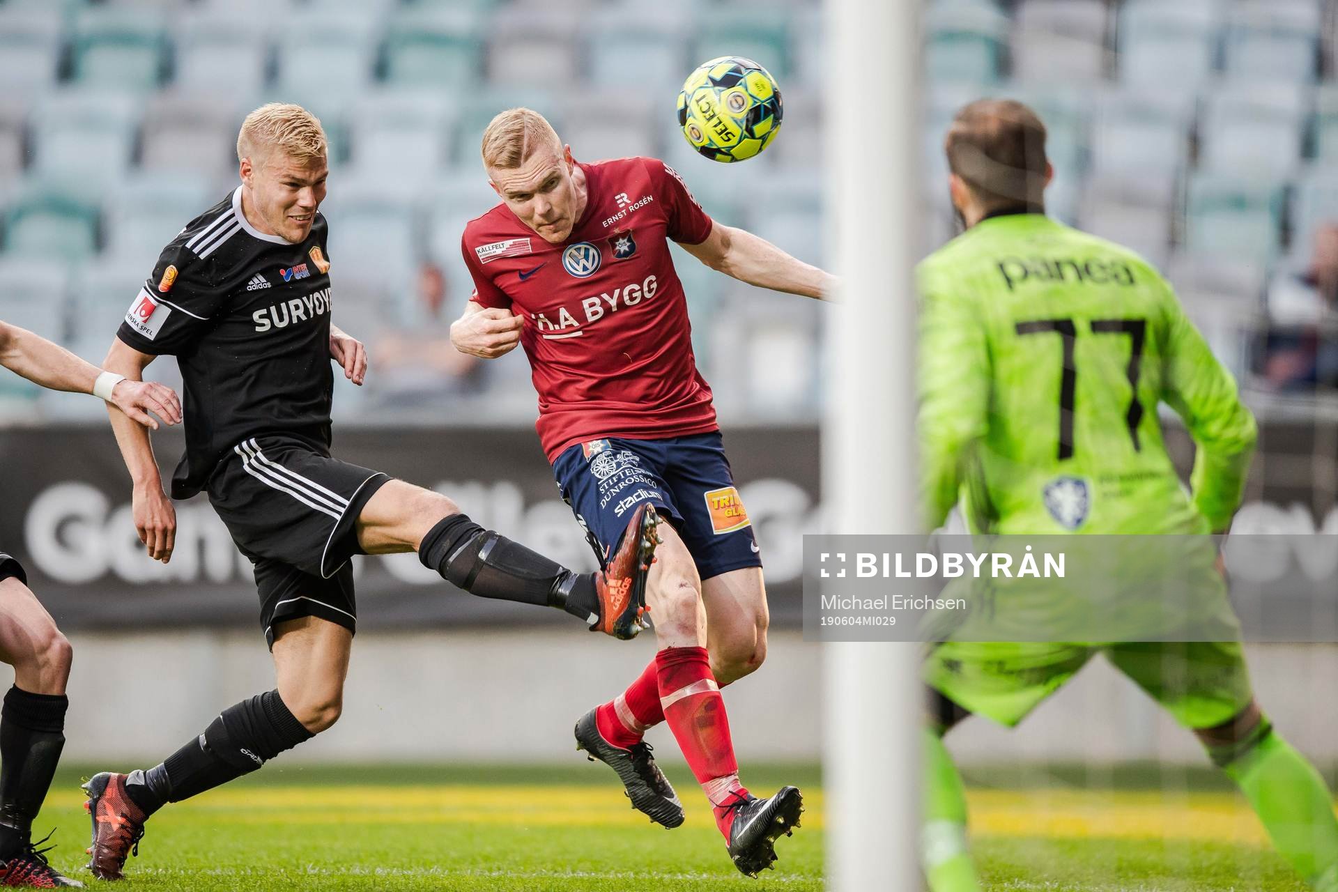 Örgrytes David Engström och Syrianskas Martin Falkeborn