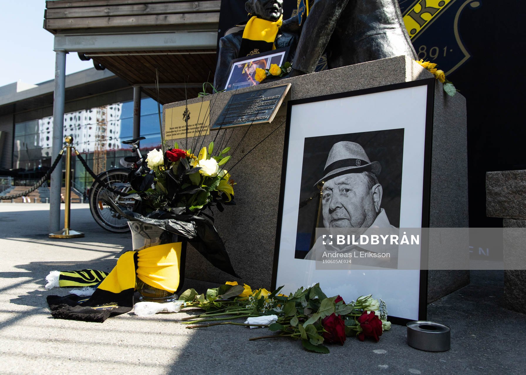 Minneslund för Lennart Johansson anordnad av AIK Fotboll