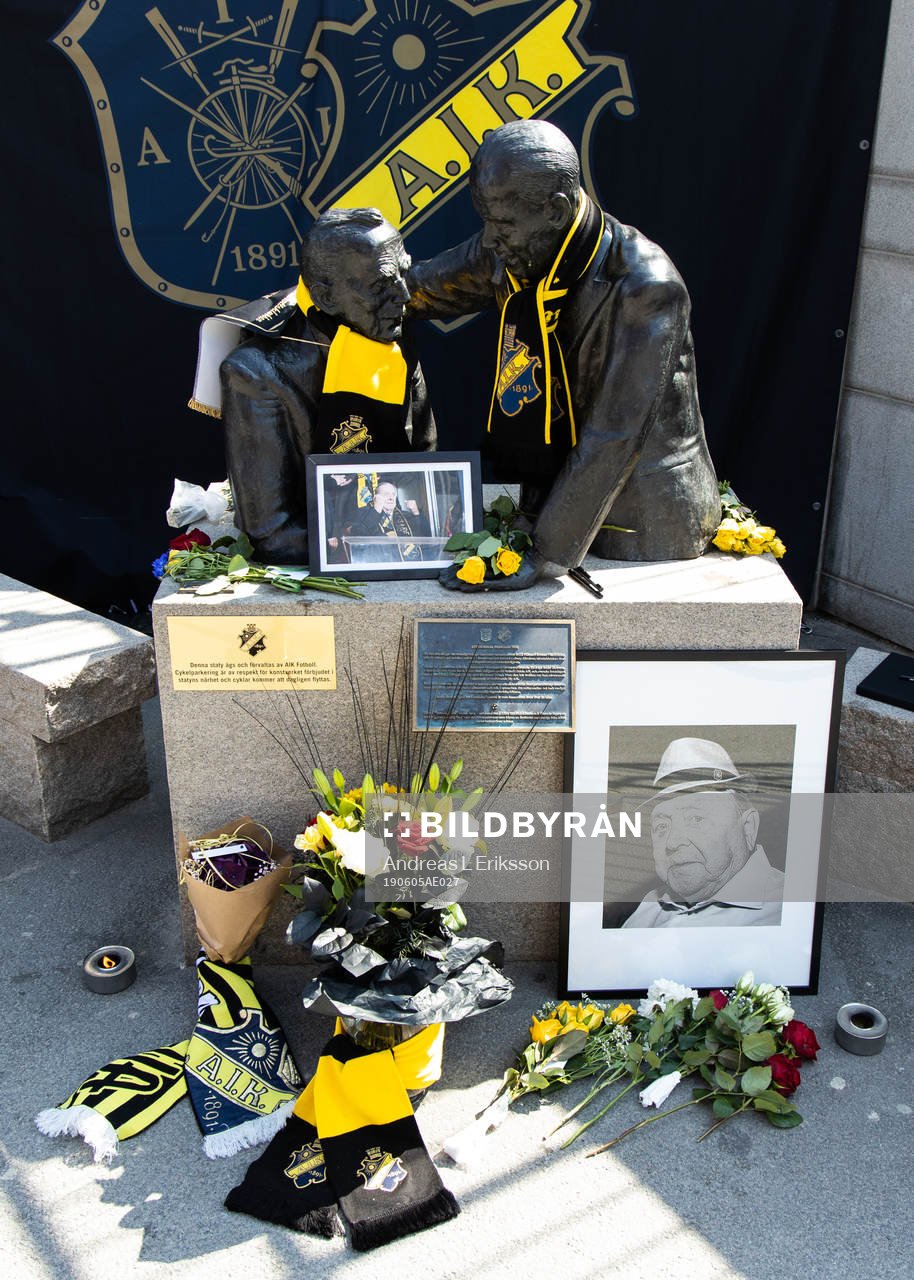 Minneslund för Lennart Johansson anordnad av AIK Fotboll
