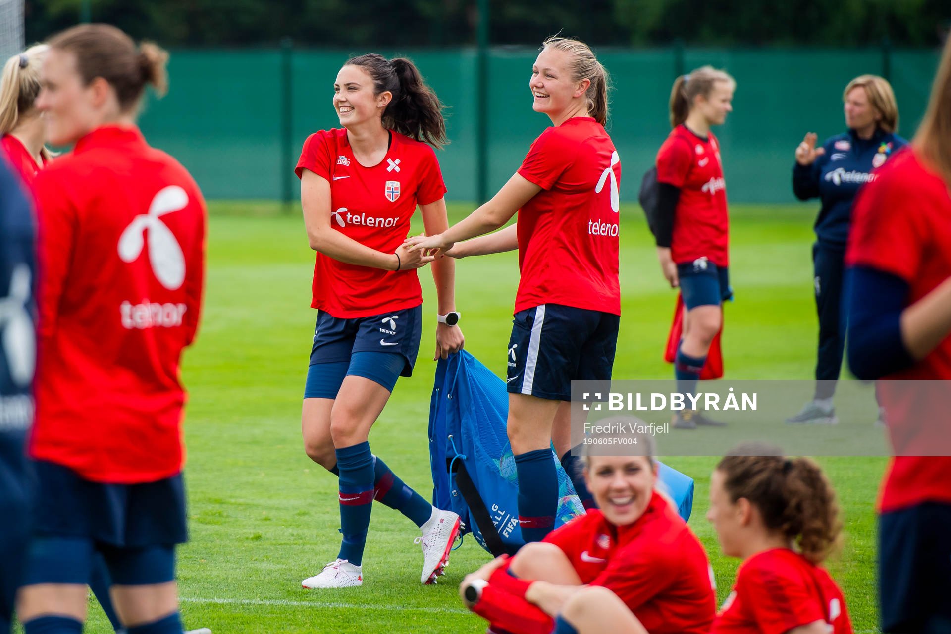 Ingrid Syrstad Engen and Frida Leonhardsen Maanum of Norway