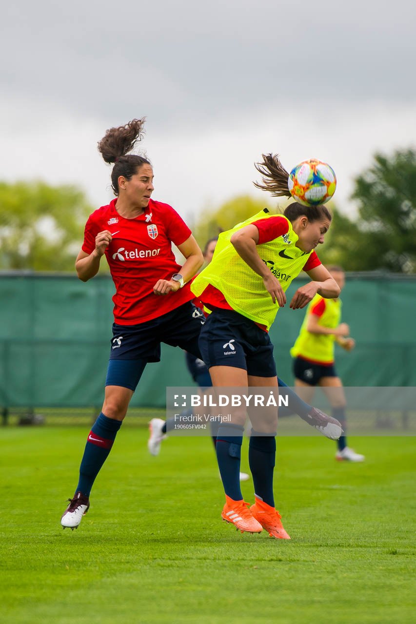 Ingrid Moe Wold and Cecilie Redisch Kvamme of Norway