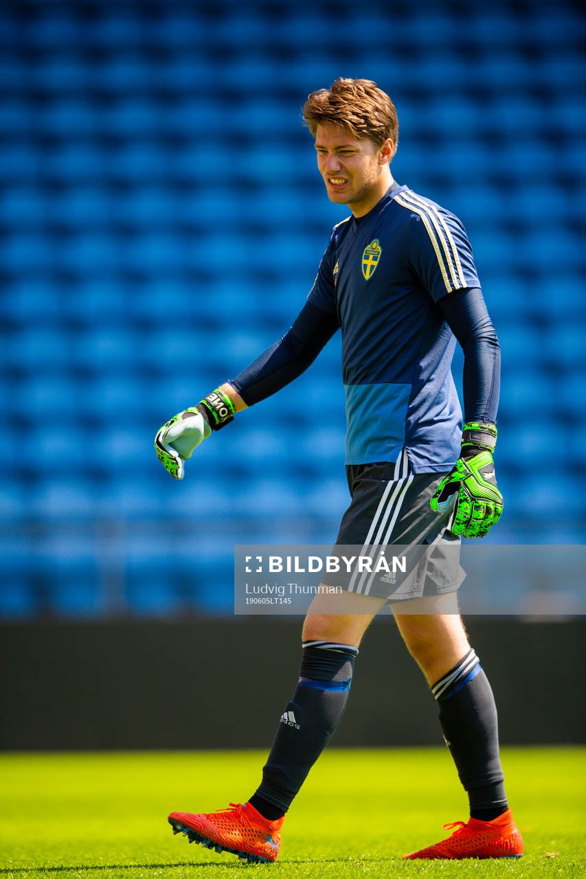 Goalkeeper Kalle Joelsson