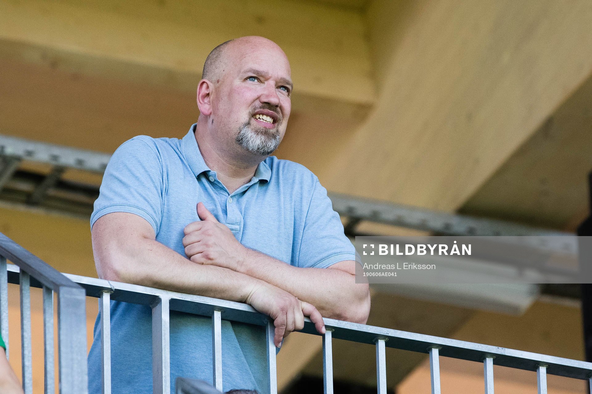 Hammarby Fotbolls vd Henrik Kindlund på läktaren
