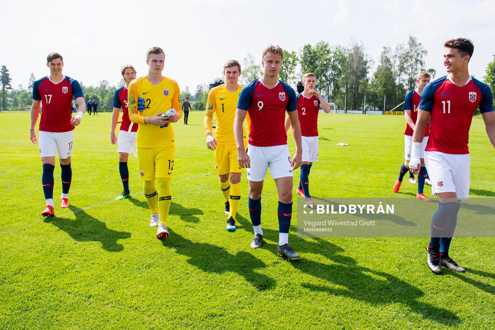 Jørgen Strand Larsen, goalkeeper Kristoffer Klaesson,