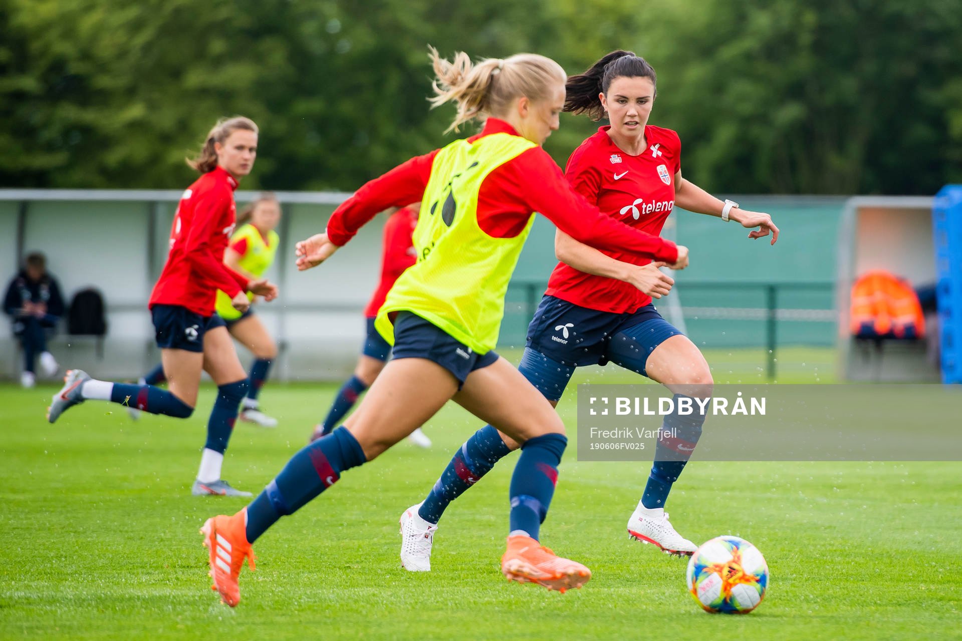 Amalie Vevle Eikeland and Ingrid Syrstad Engen of Norway