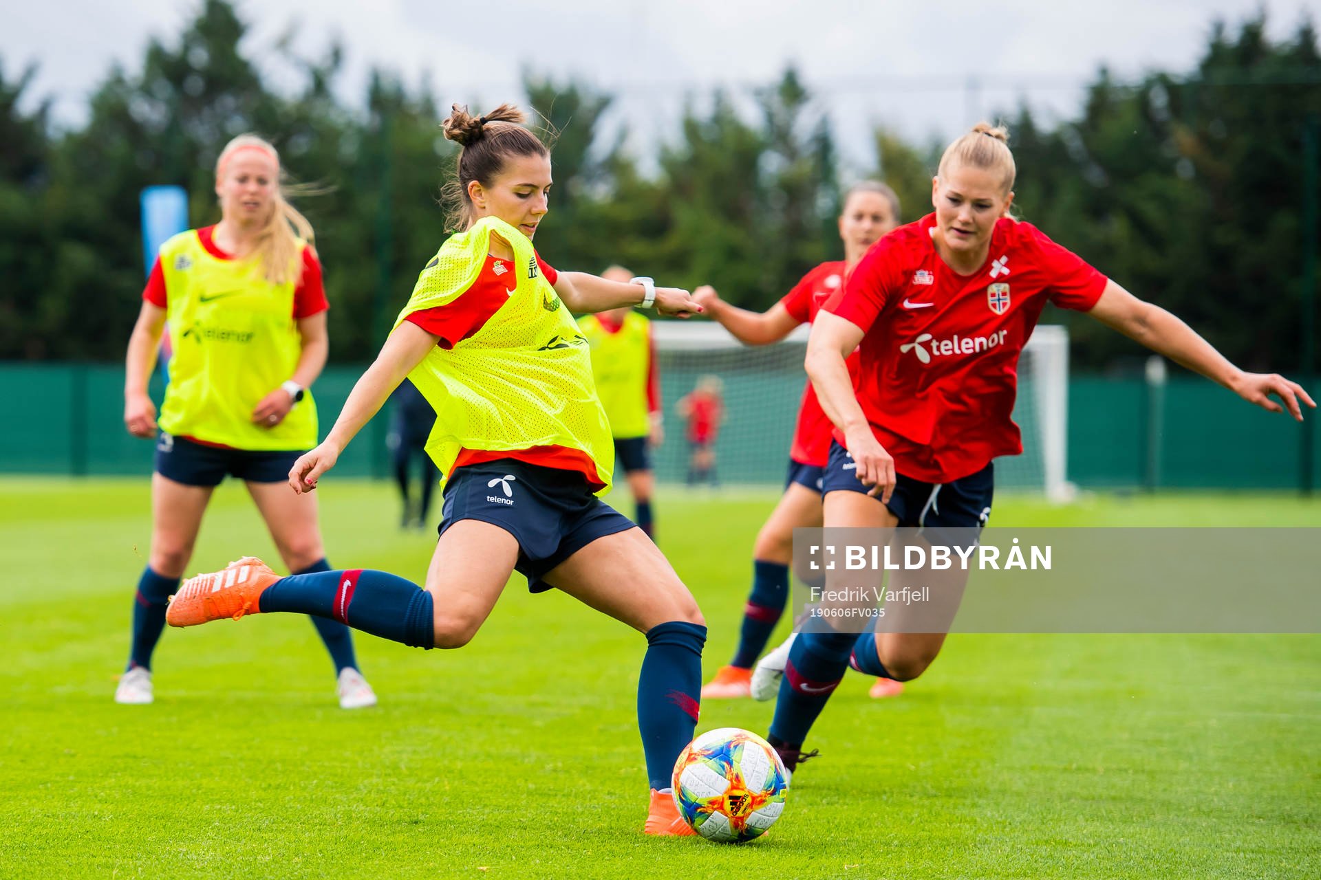 Cecilie Redisch Kvamme and Lisa-Marie Karlseng Utland of
