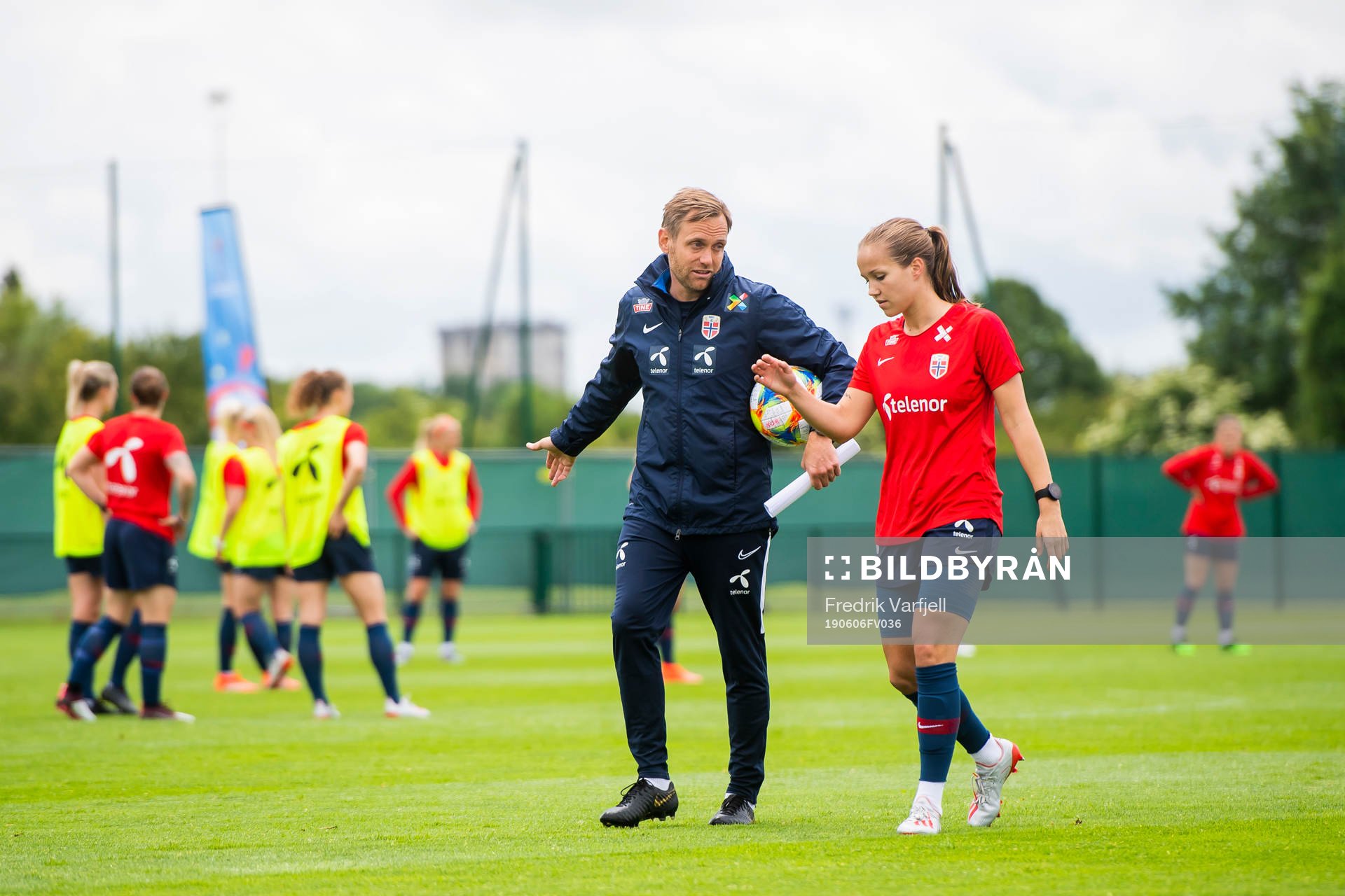 Martin Sjögren, head coach of Norway, and Guro Reiten of