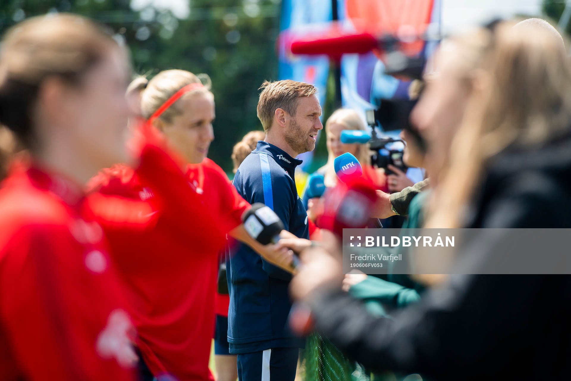 Martin Sjögren, head coach of Norway, is being interviewed