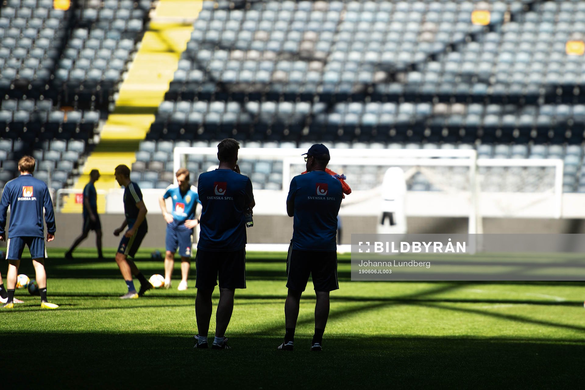 Assistant coach Peter Wettergren and head coach Janne