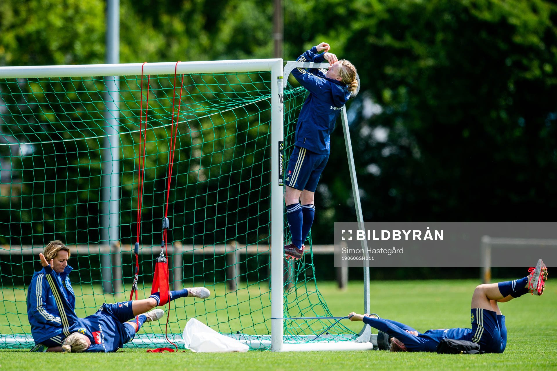 Caroline Seger , goalkeeper Hedvig Lindahl and Nilla