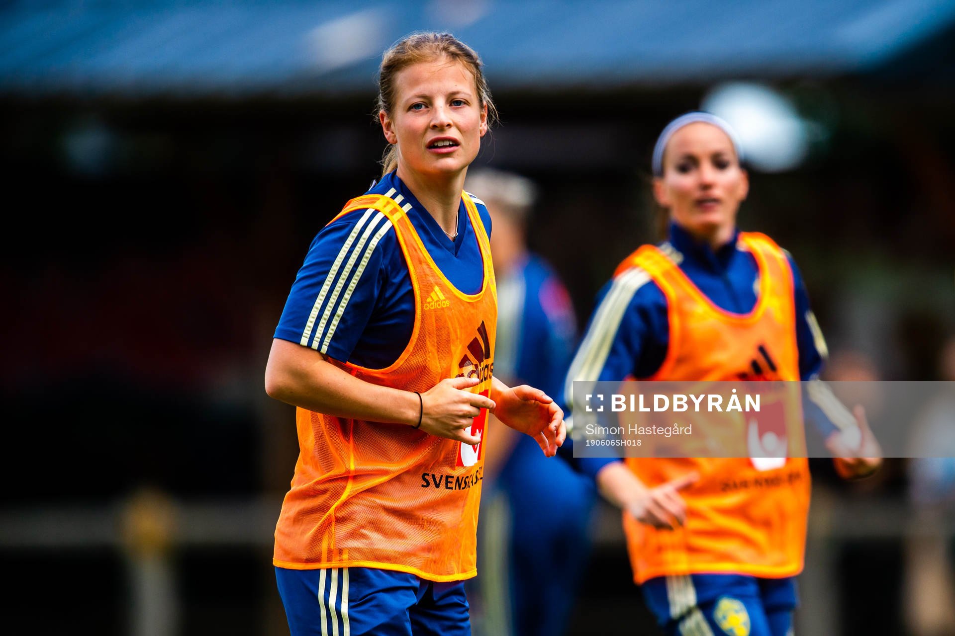 Anna Anvegård and Kosovare Asllani of Swedish national