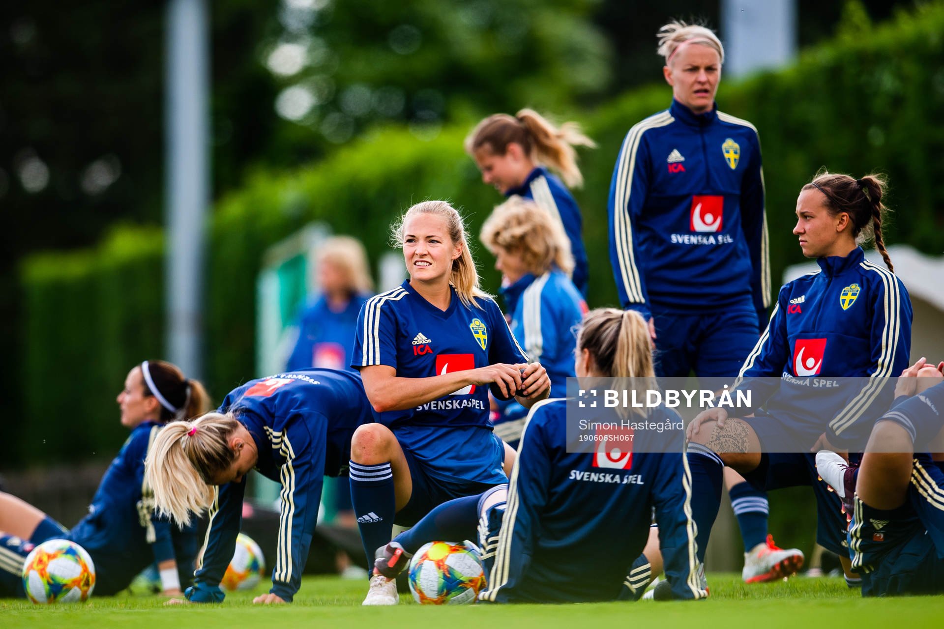 Magdalena Eriksson and Julia Zigiotti Olme of Swedish