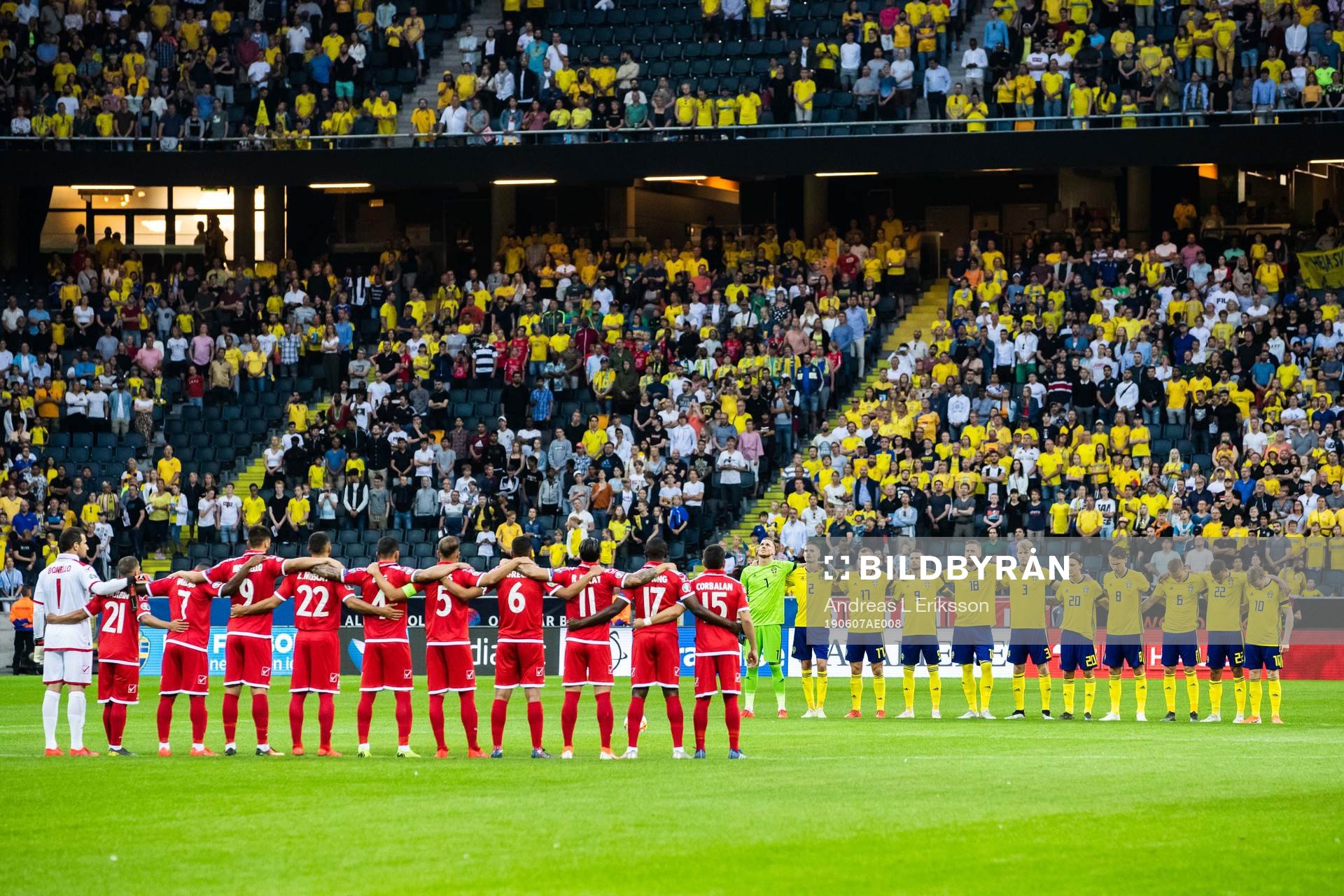 A silent minute to honor former UEFA president Lennart